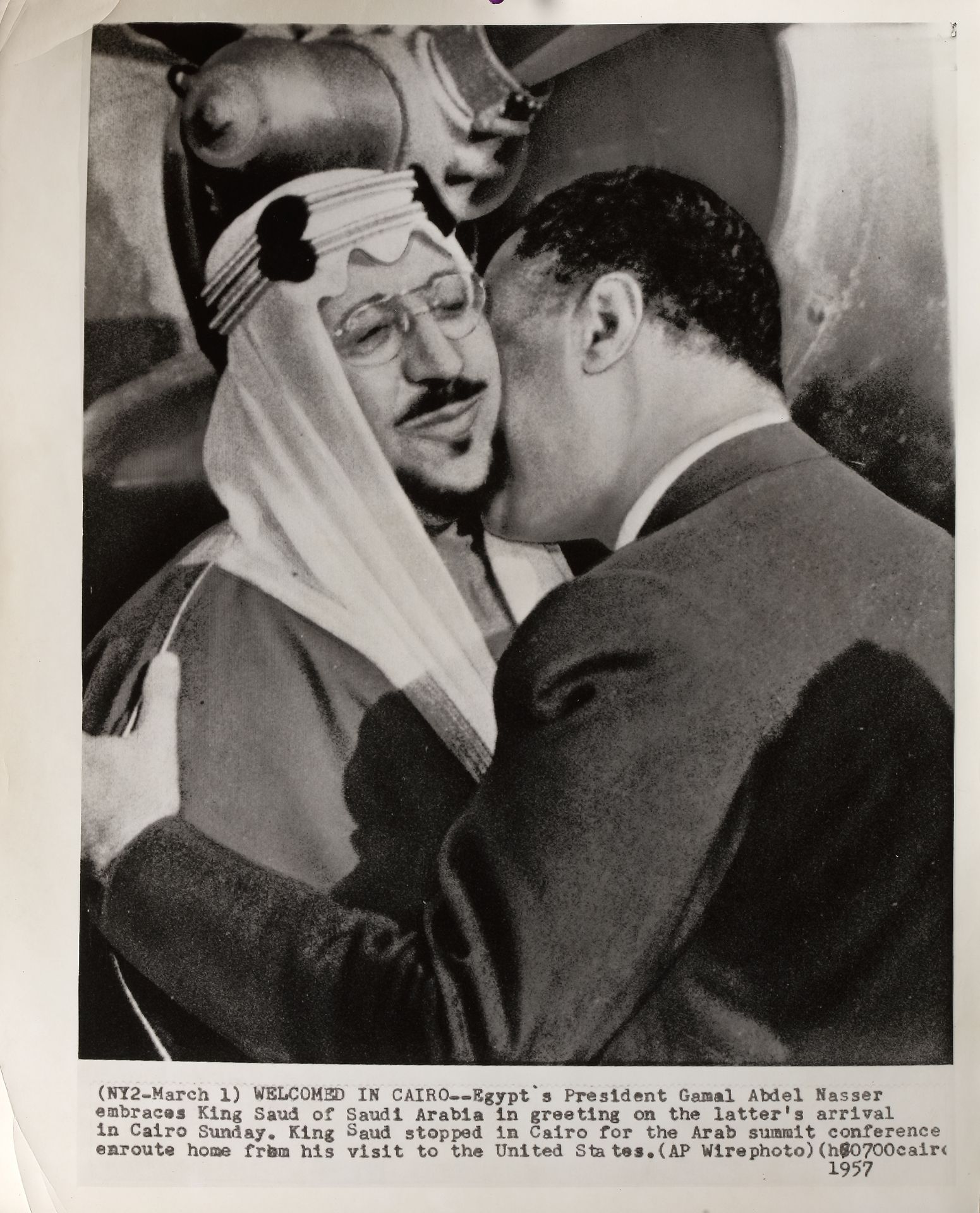 A COLLECTION OF TEN OLD PICTURES OF KING SAUD BIN ABDUL AZIZ AL SAUD, 2ND KING OF SAUDIA ARABIA, 195 - Bild 28 aus 40