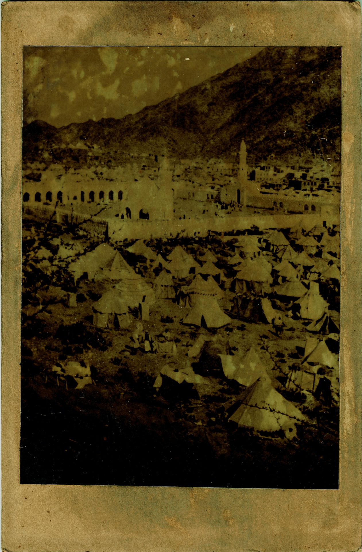 A COLLECTION OF SEVEN OLD PHOTOGRAPHS OF MECCA, MEDINA, THE MAHMAL AND THE HAJJ, EARLY 20TH CENTURY - Bild 6 aus 7
