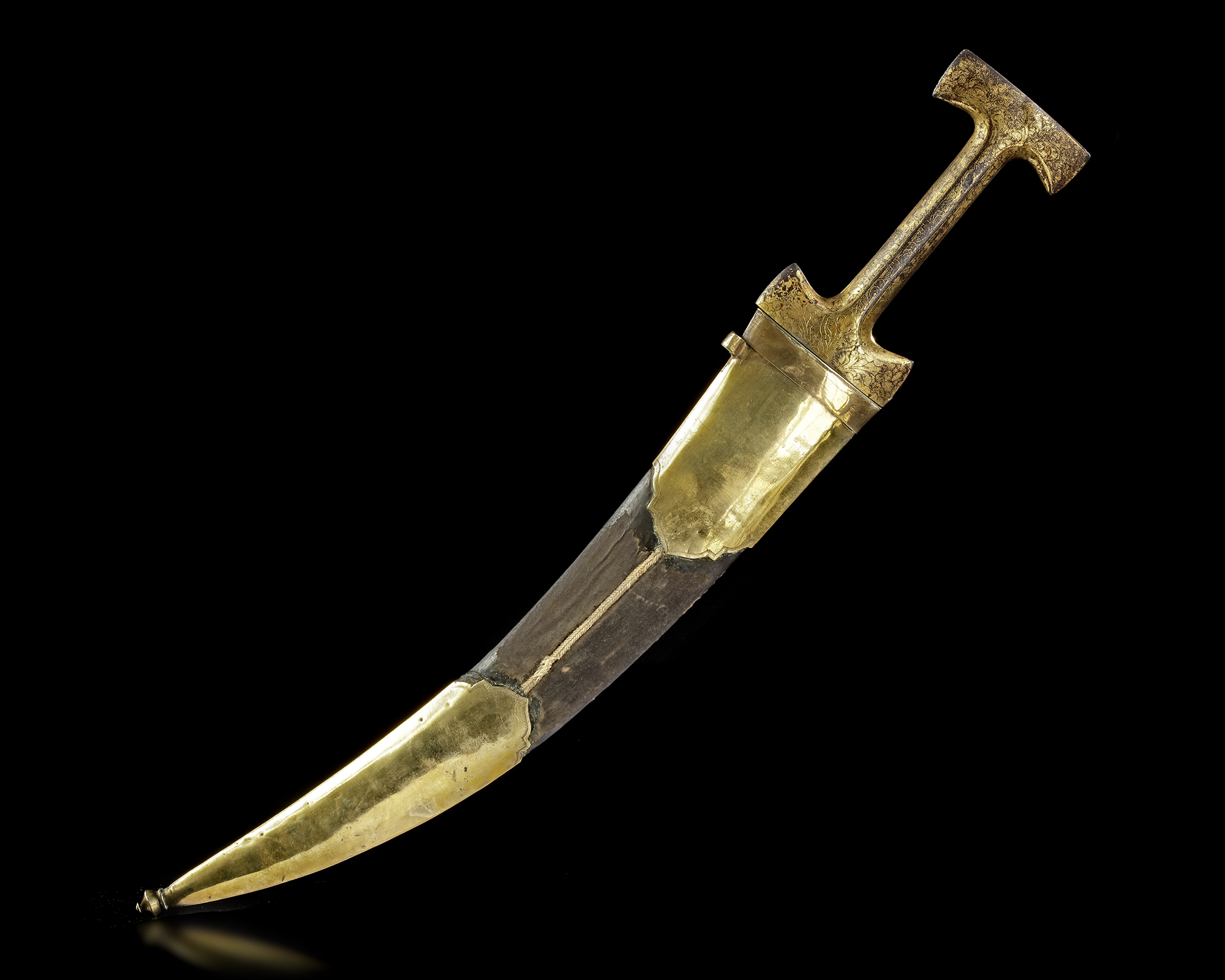 AN OTTOMAN DAGGER WITH TOMBAK HILT AND SCABBARD, TURKEY, 19TH CENTURY - Image 2 of 5