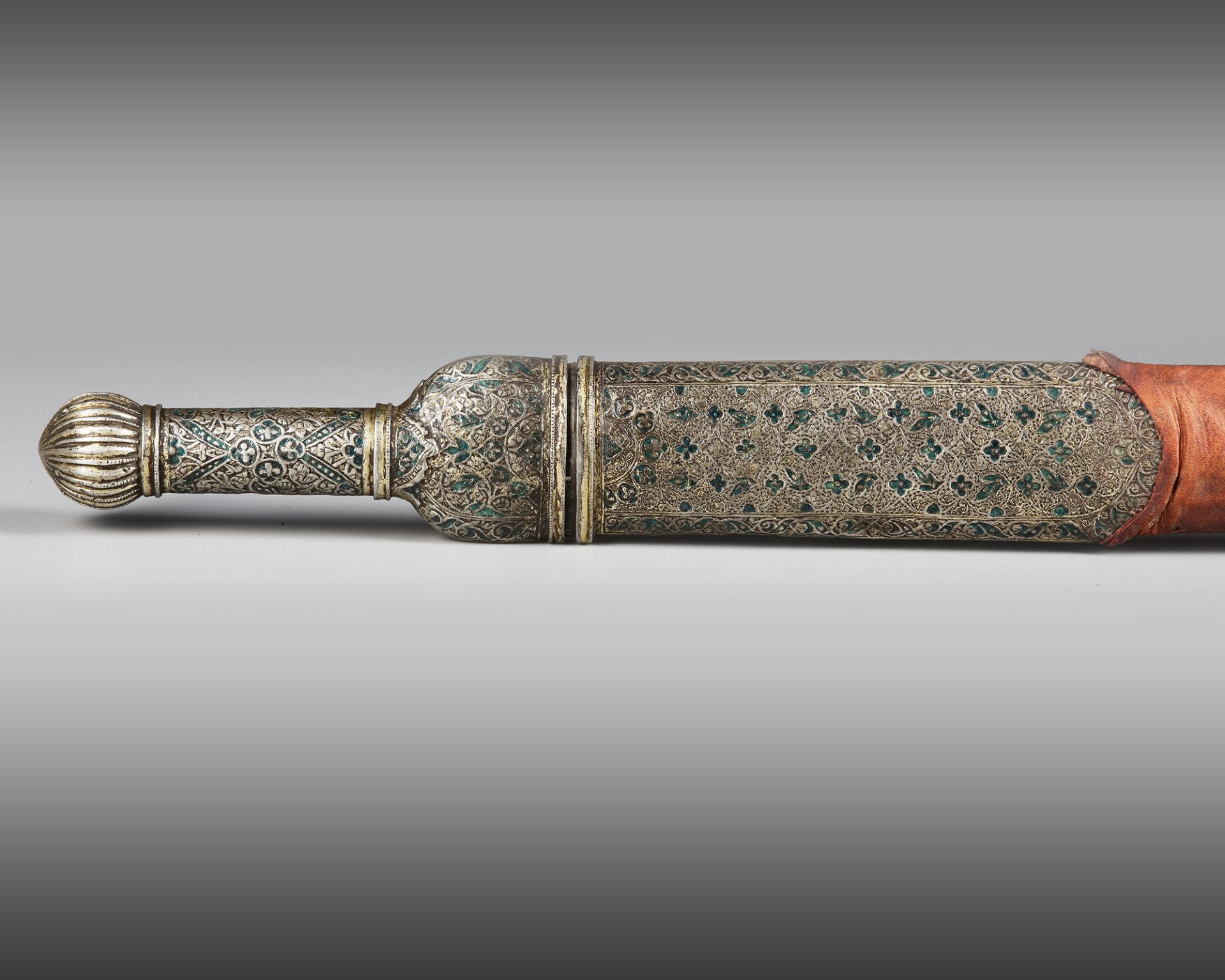 A RARE YEMENI SWORD, MADE FOR THE SULTAN BADR BIN ABDULLAH AL KATHERI, SOUTH ARABIA, EARLY 16TH CENT - Bild 5 aus 6