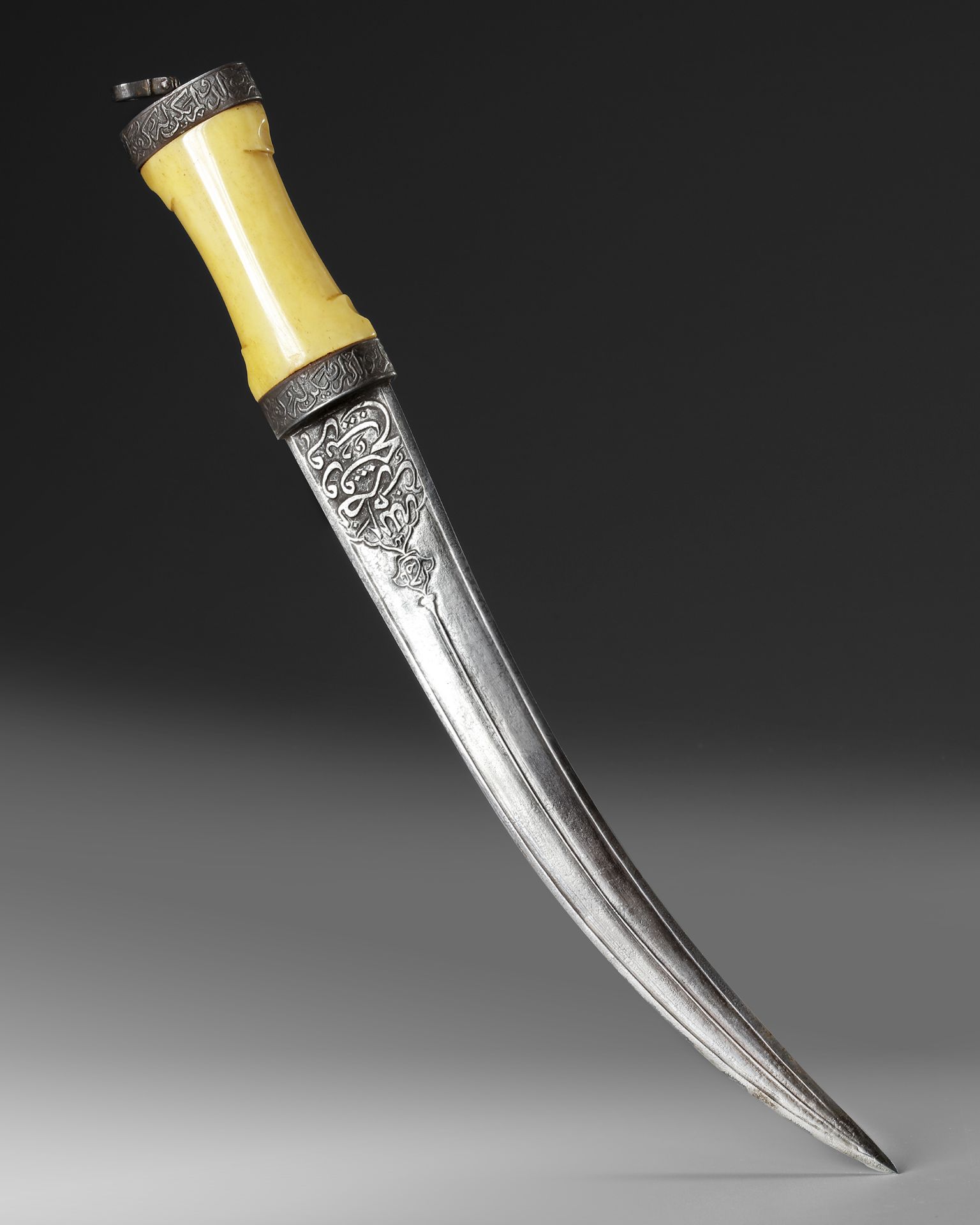 A BONE HILTED DAGGER WITH SAFAVID WATERED-STEEL BLADE, PERSIA 17TH CENTURY