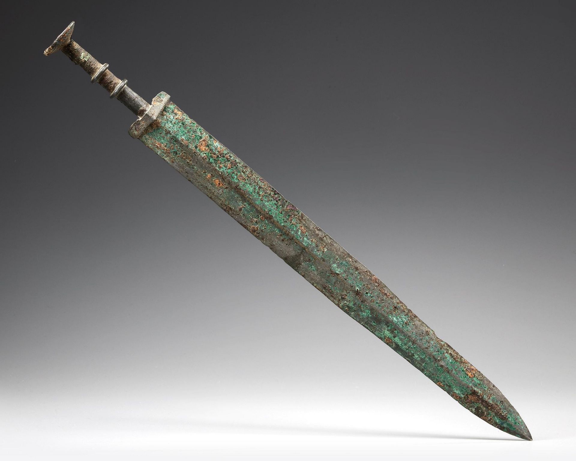 A CHINESE BRONZE SWORD, WESTERN HAN DYNASTY (206 BC-24 AD)