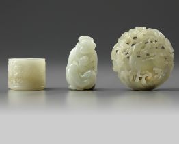 A GROUP OF THREE CHINESE WHITE JADE CARVINGS, 19TH-20TH CENTURY