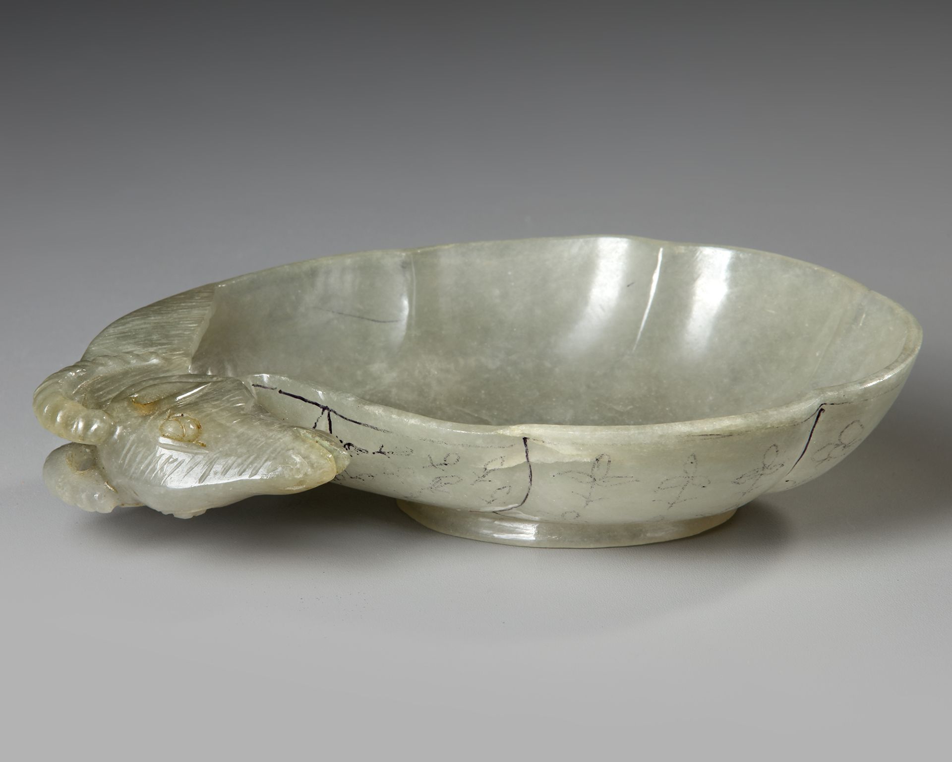 A CHINESE RAM HEAD JADE BRUSH WASHER, QING DYNASTY (1644-1911) - Image 2 of 5