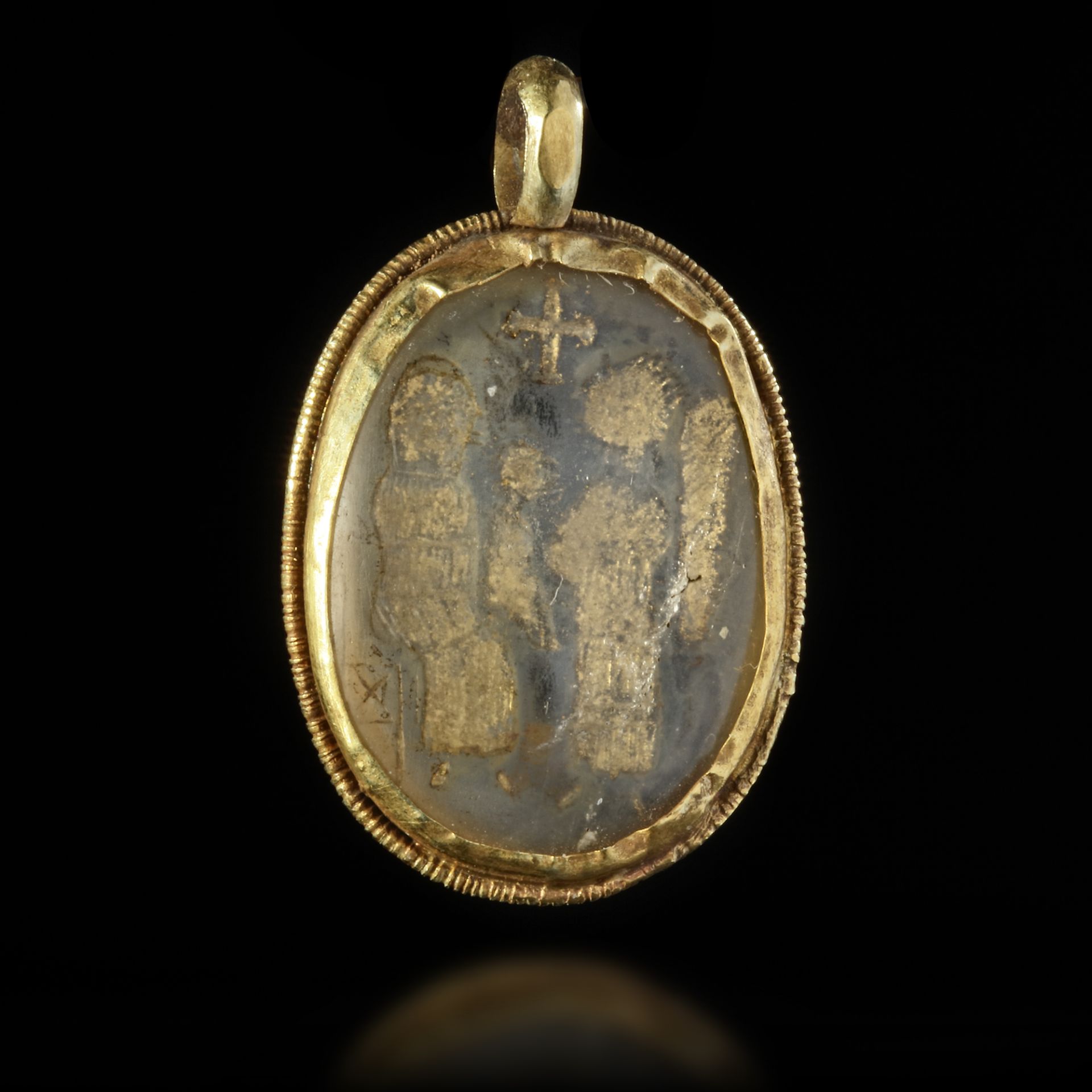 A GOLD AND ROCK CRYSTAL PENDANT BYZANTINE, 6TH CENTURY AD - Image 2 of 3