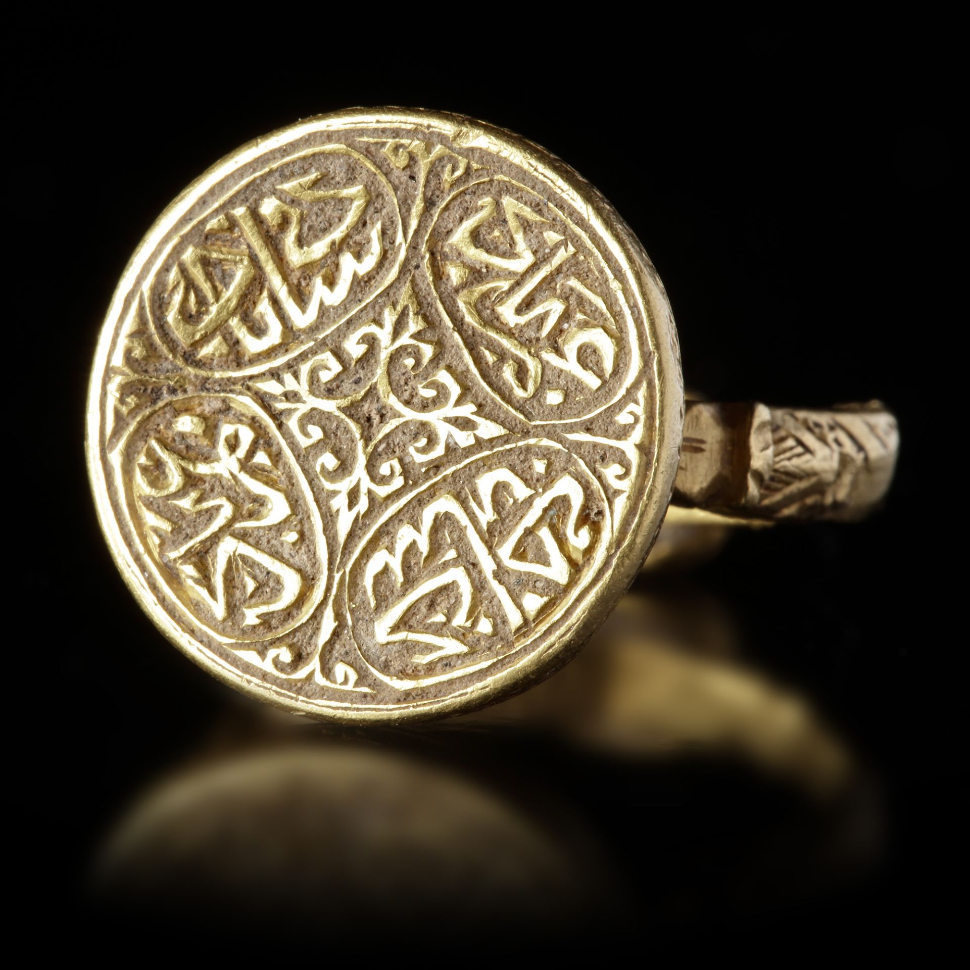 A GOLD SEAL RING - Image 3 of 3
