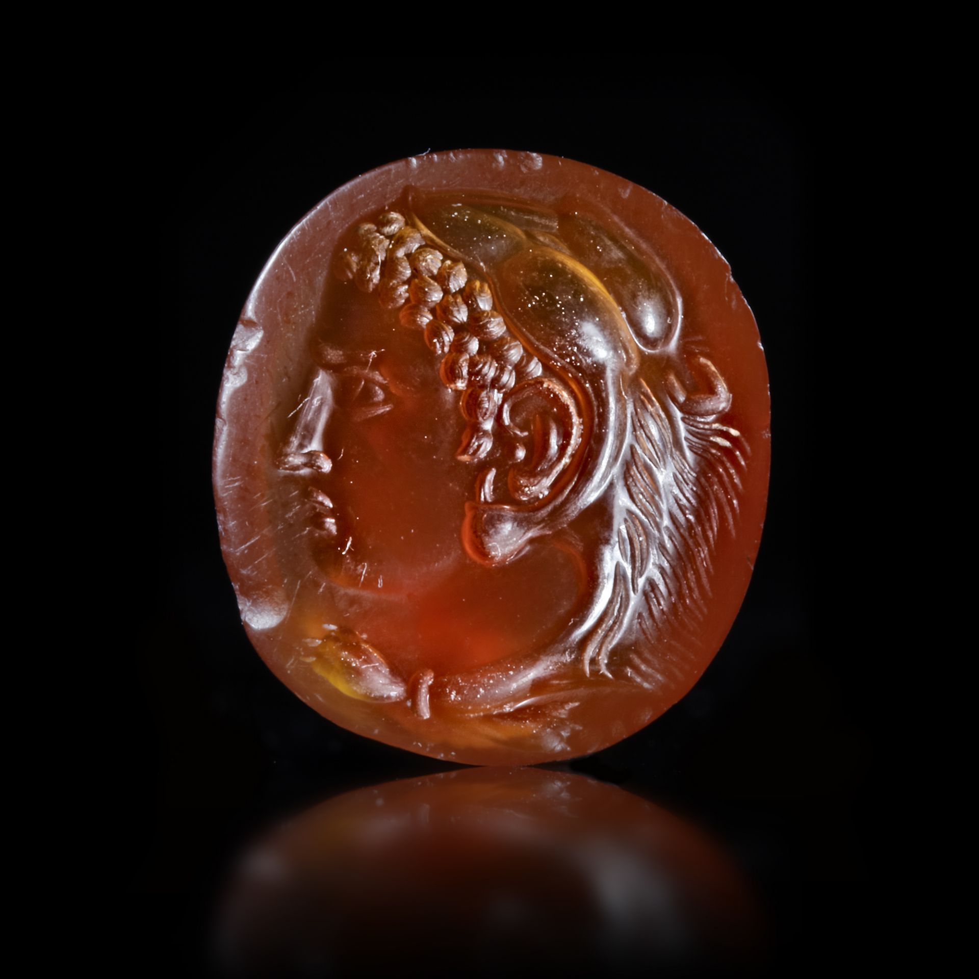 A ROMAN INTAGLIO WITH THE HEAD OF HERCULES POSSIBLY PORTRAYING ALEXANDER THE GREAT(?), 1ST CENTURY B - Bild 2 aus 4