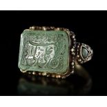 AN EMERALD SEAL GOLD RING