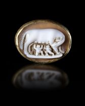 A ROMAN CAMEO OF WOLF AND TWINS, 1ST CENTURY AD