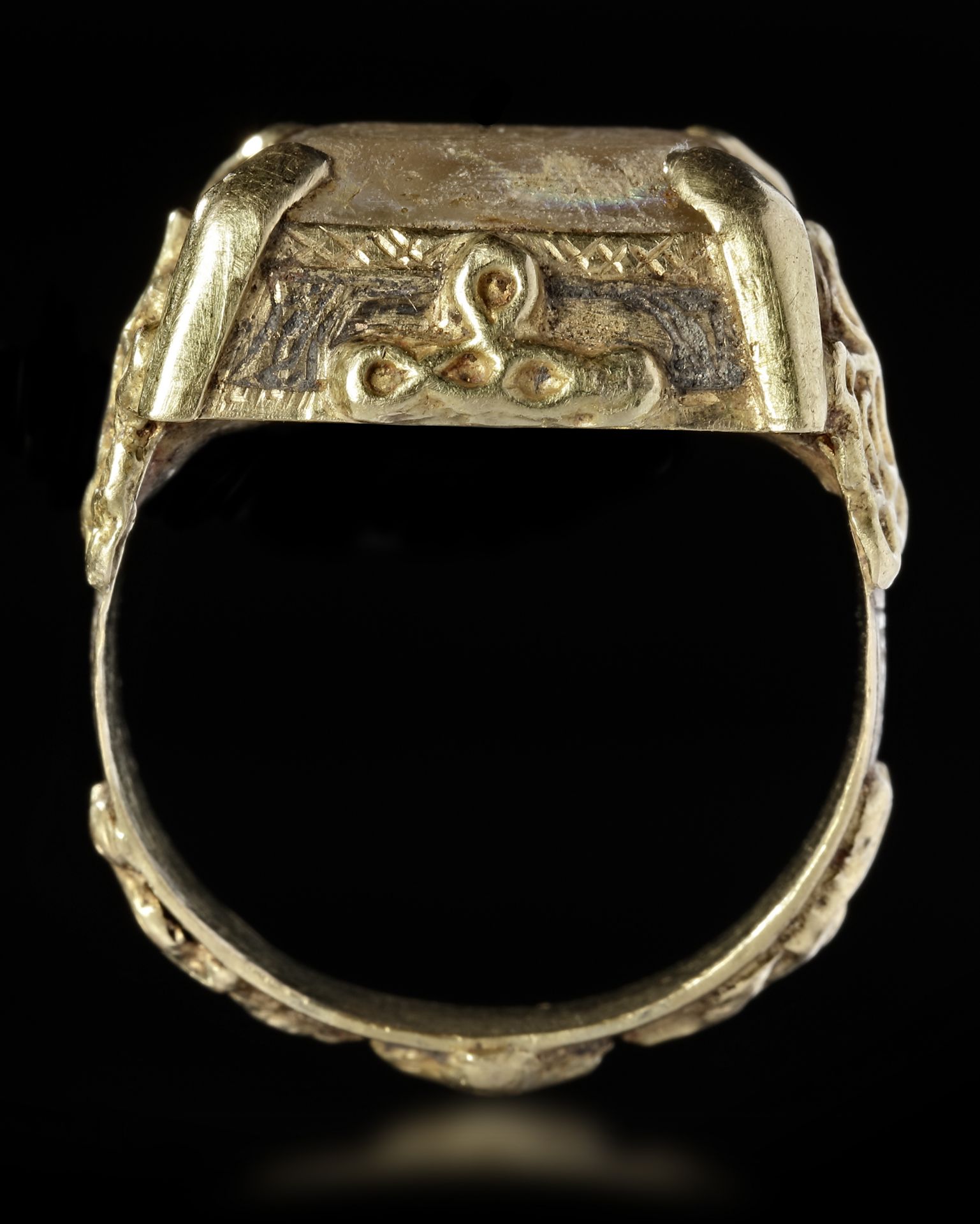 AGATE SEAL GOLD RING - Image 3 of 4