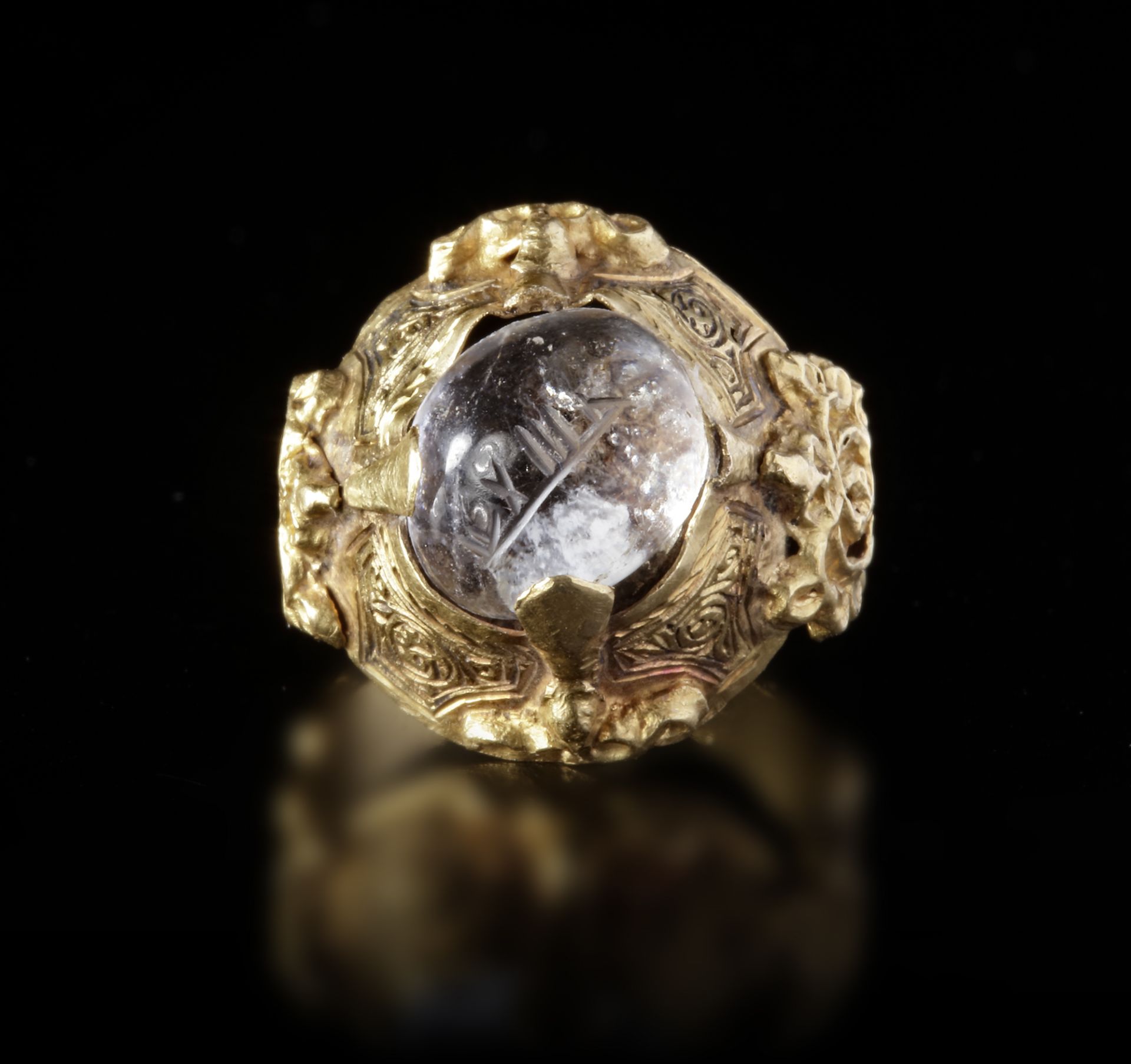A CRYSTAL GOLD RING - Image 3 of 3