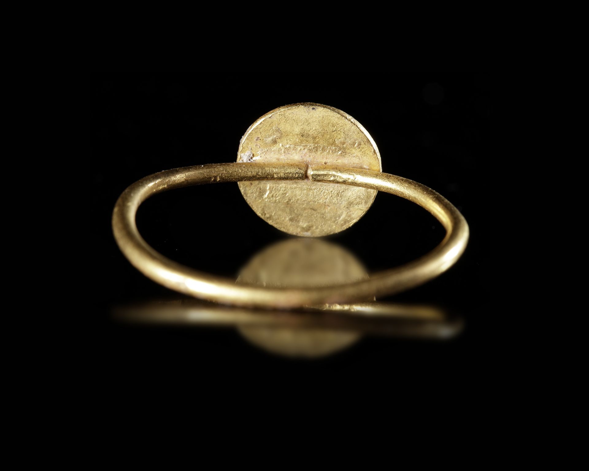A BYZANTINE GOLD RING WITH MENORAH, 6TH-7TH CENTURY AD - Image 3 of 3