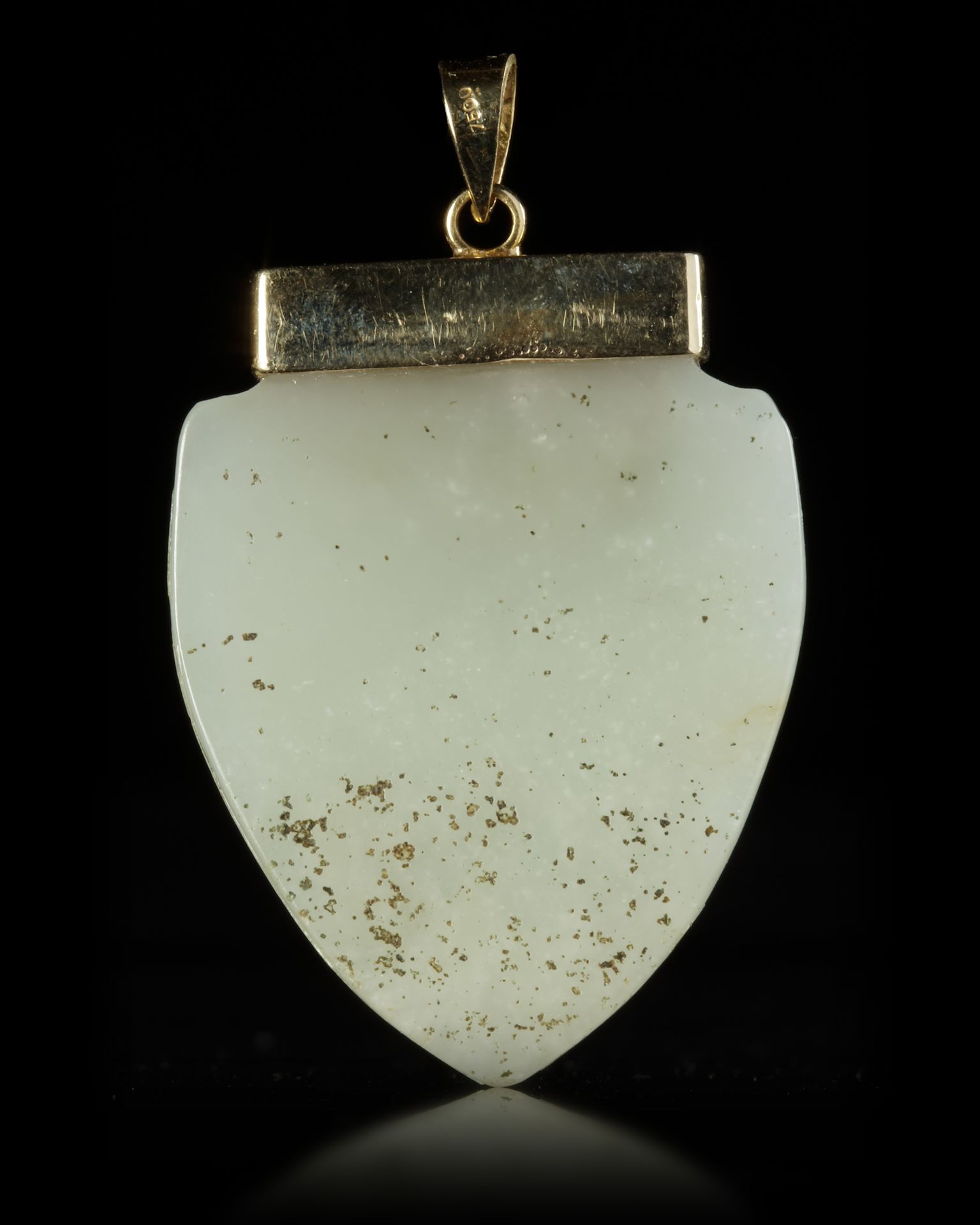 A JADE CARVED PENDANT - Image 3 of 3