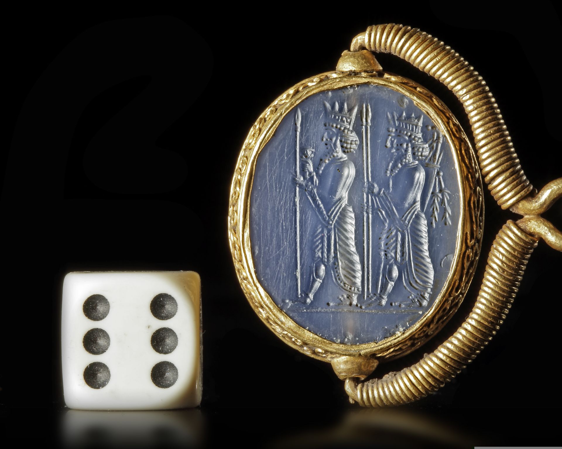 AN ACHAEMENID BLUE CHALCEDONY SEAL IN GOLD MOUNT, 5TH CENTURY BC - Image 5 of 5