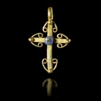 AN UNUSUAL BYZANTINE GOLD CROSS, 6TH/7TH CENTURY AD