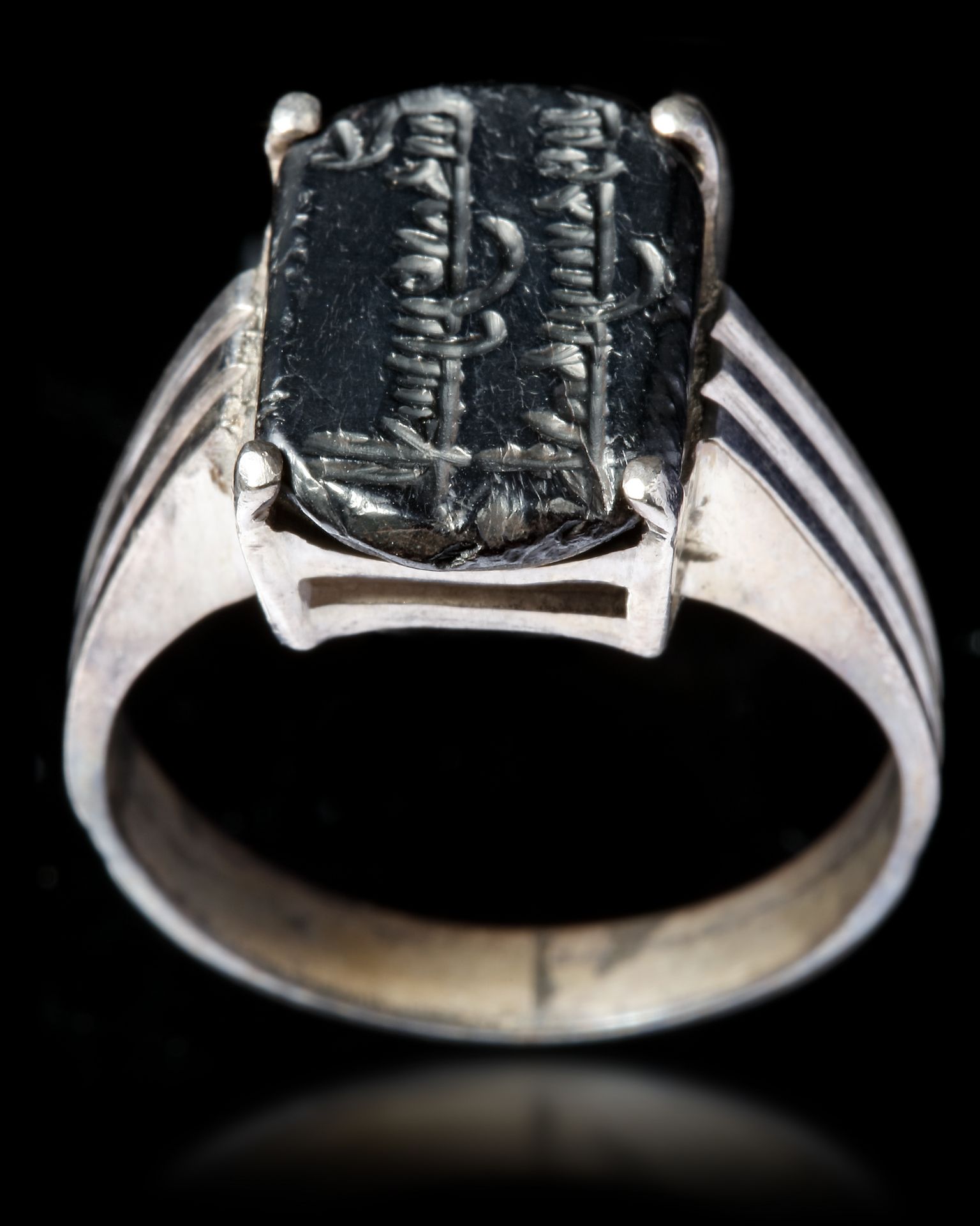 AN AGATE SEAL SILVER RING - Image 2 of 4