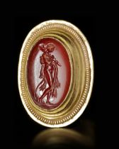 A LARGE HELLENISTIC RING WITH INTAGLIO OF OMPHALE, 2ND-1ST CENTURY BC