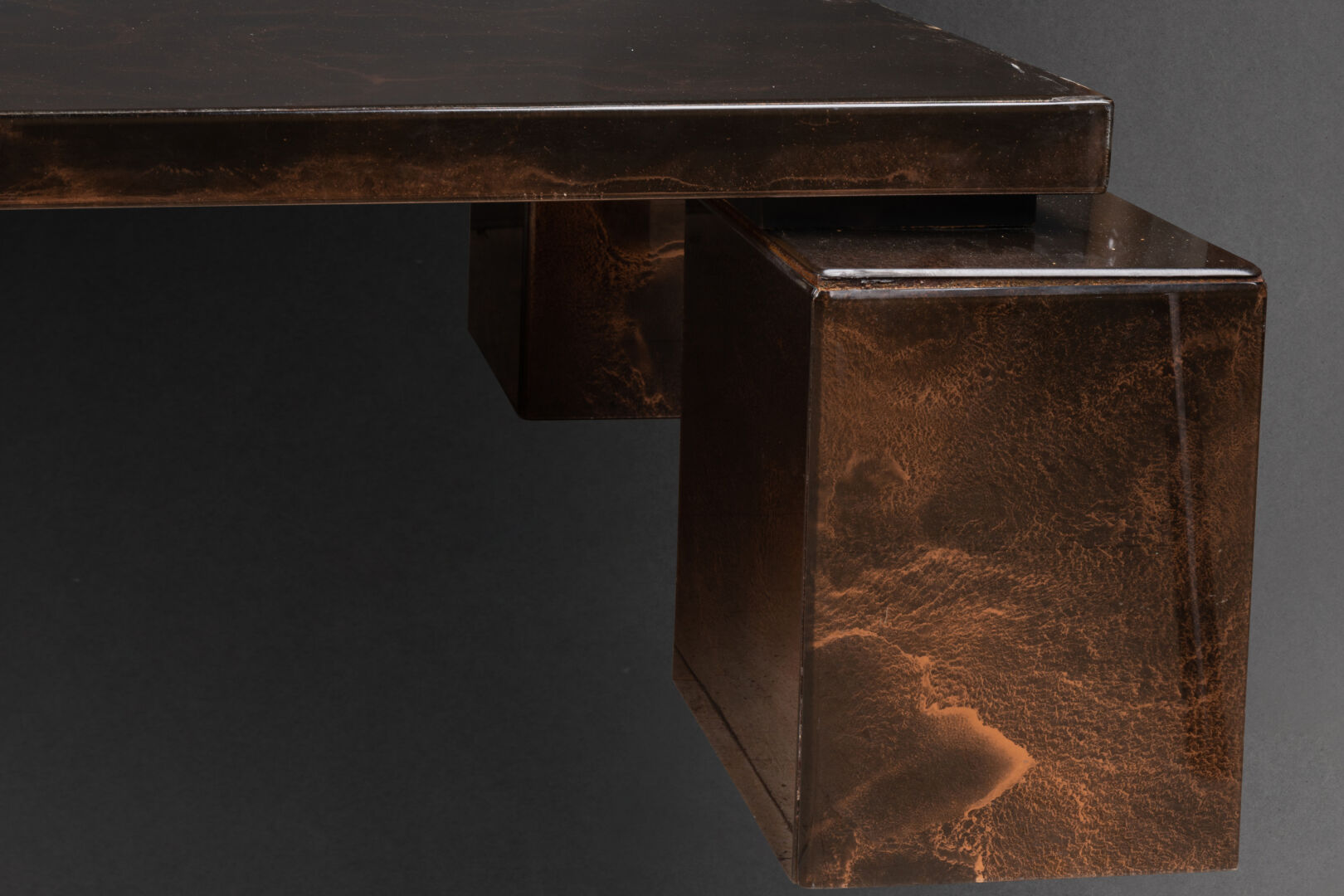 TABLE basse de section rectangulaire reposant sur quatre pieds cubiqueBeau travail de laque - Image 3 of 3