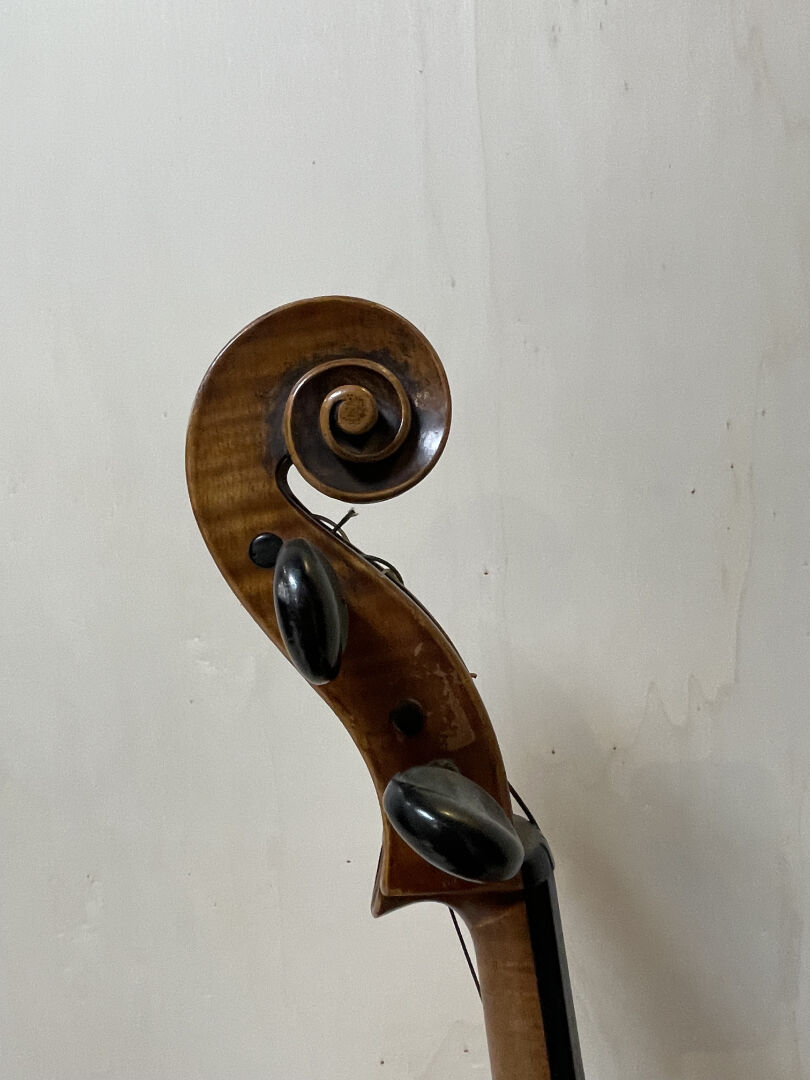 VIOLONCELLE allemand fait à la fin du XIXème siècle portant étiquette Arthur Vantyn violoncellist. - Image 4 of 5