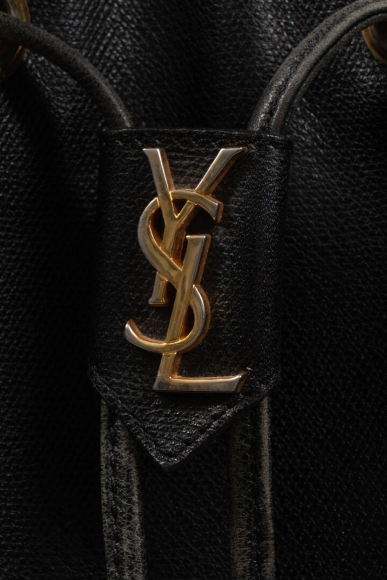 Yves Saint-Laurent  - Bild 2 aus 4