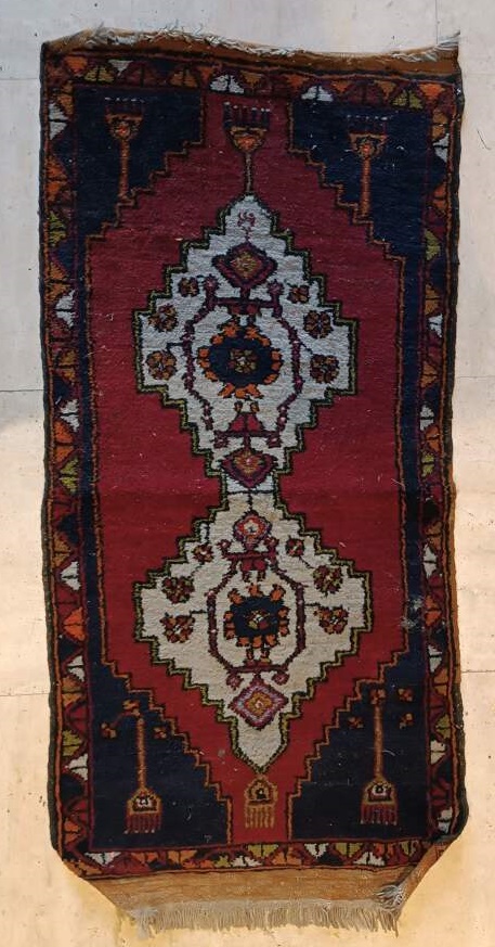 Tapis d'Anatolie (chaine, trame et velours en laine), Ouest de la Turquie, vers 1950-1980 114 x 55