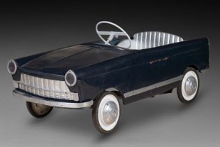 VOITURE à PEDALE Tôle re-laquée bleu L. 106 cm