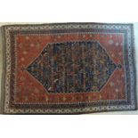 Tapis Chiraz (chaine, trame et velours en laine), Sud-ouest de la Perse, vers 1930-1960 223 x 151 cm