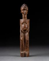 Figure féminine Bois sculpté et patiné Peuple Lobi, Burkina-Faso H. 18 cm