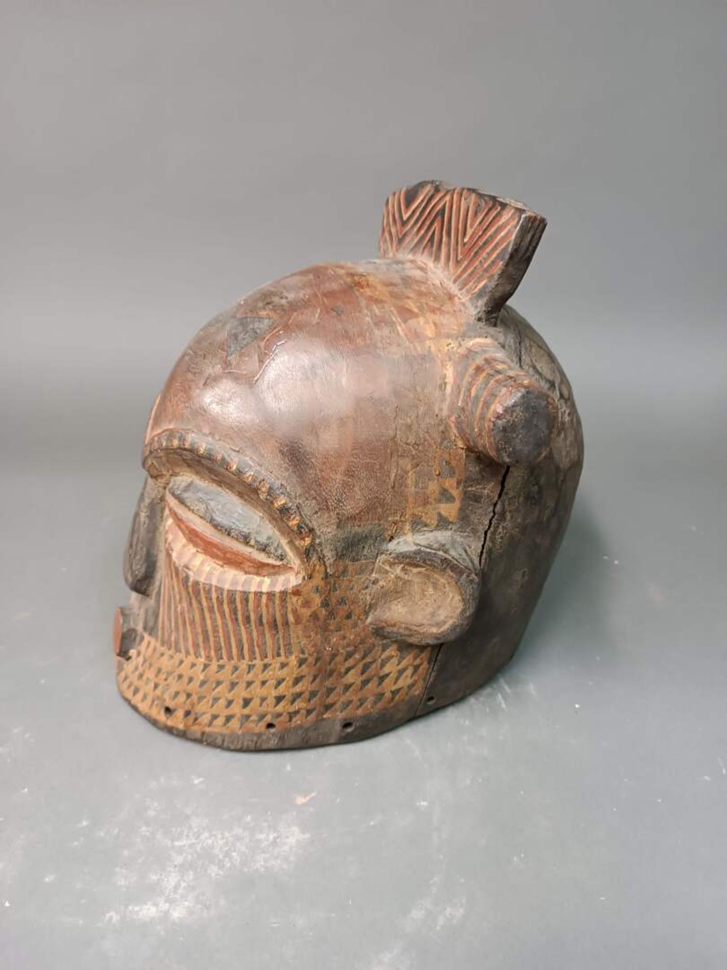 MASQUE heaume République Démocratique du Congpo Bois sculpté et patiné H. 30 cm - Image 2 of 2