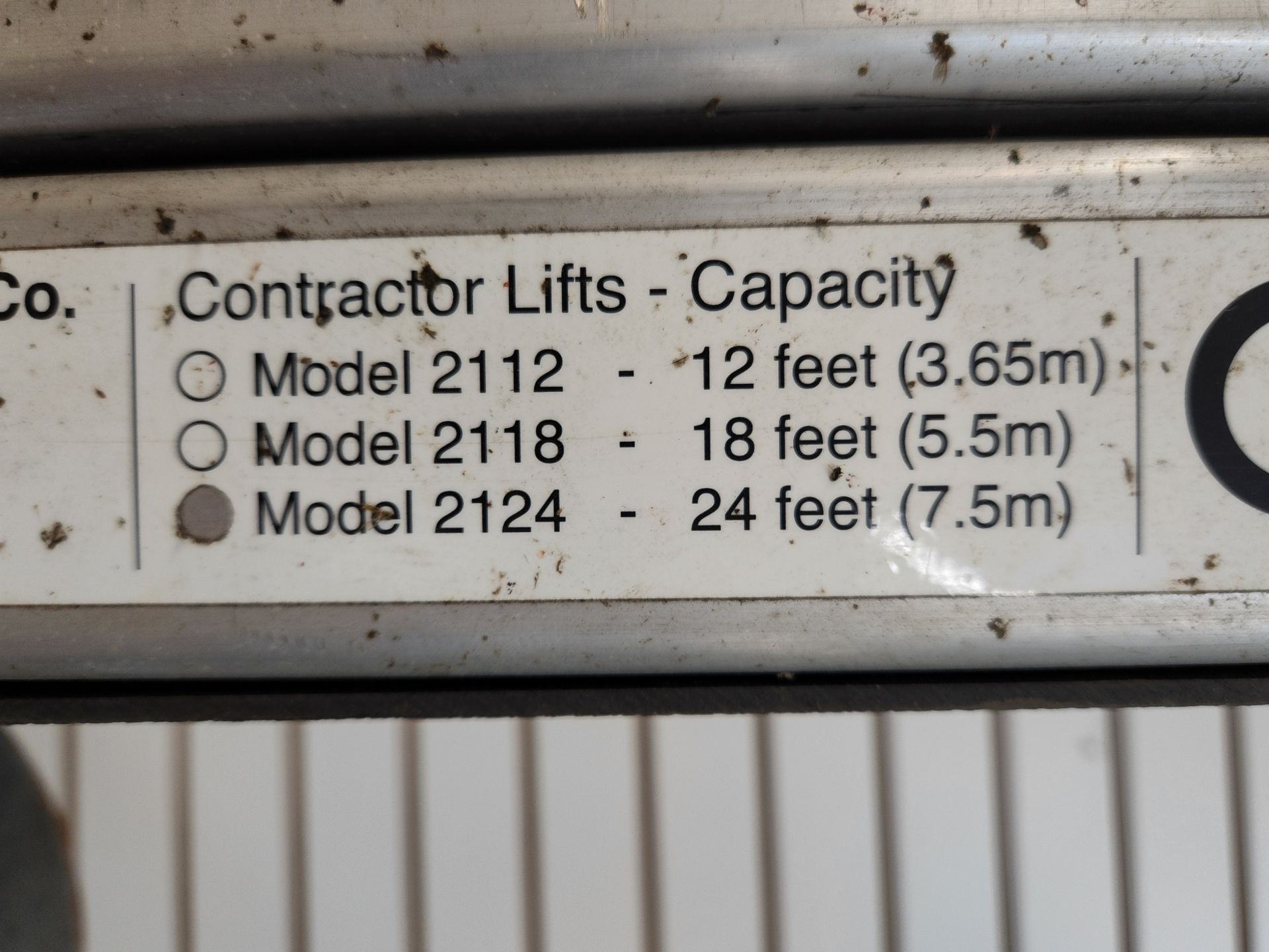 Sumner 650lb Capacity, 24' Contractor Lift - Image 4 of 5