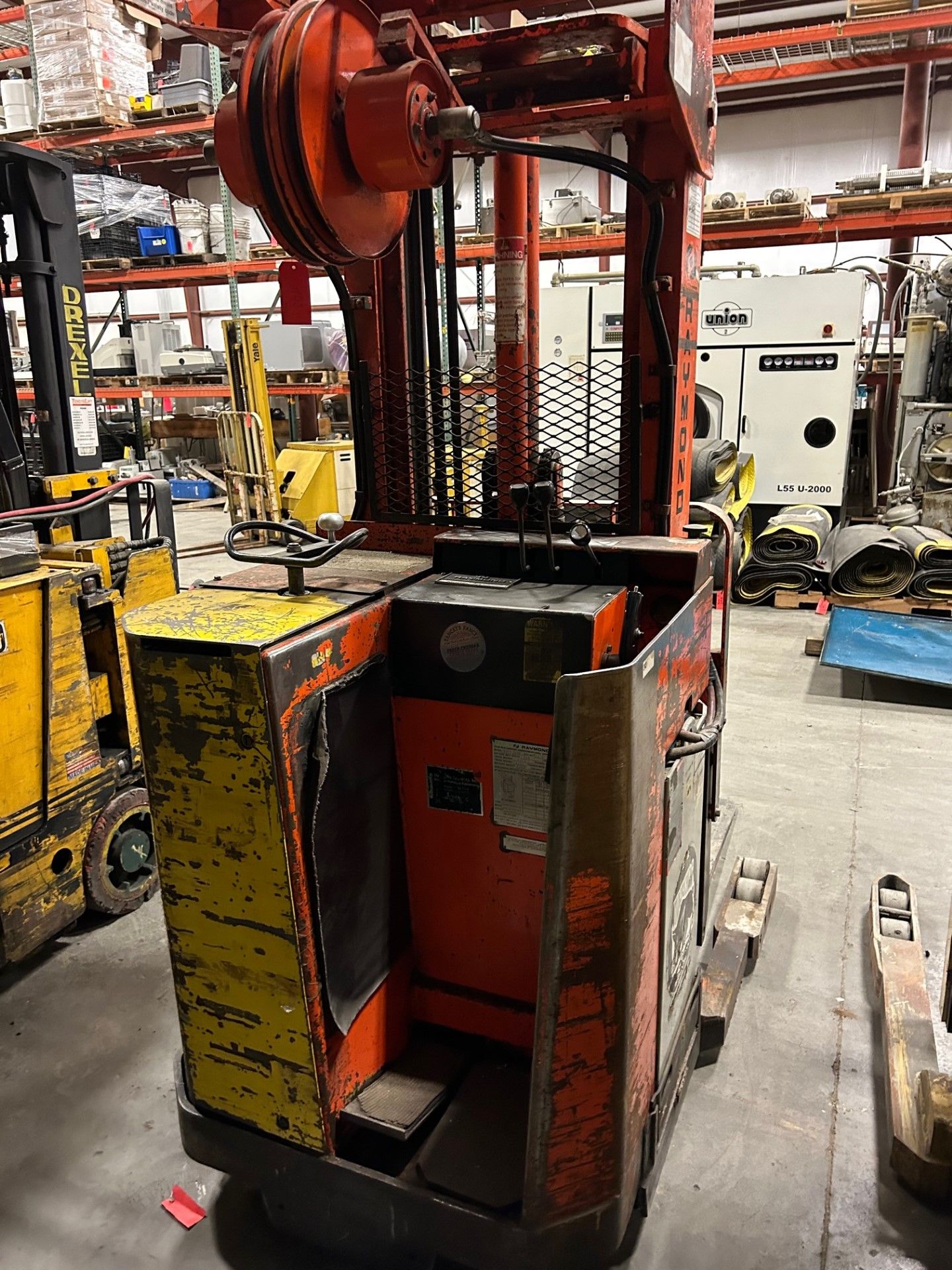 36V Raymond Model 20 Narrow Aisle, Stand-Up, Reach Forklift. - Image 3 of 5