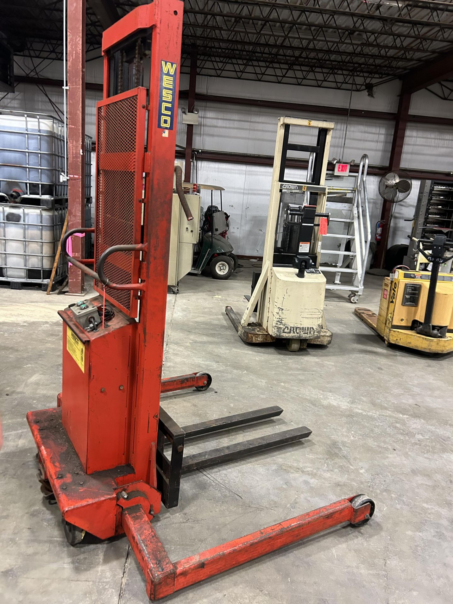 Wesco Walkie/Stackie Battery Powered Lift