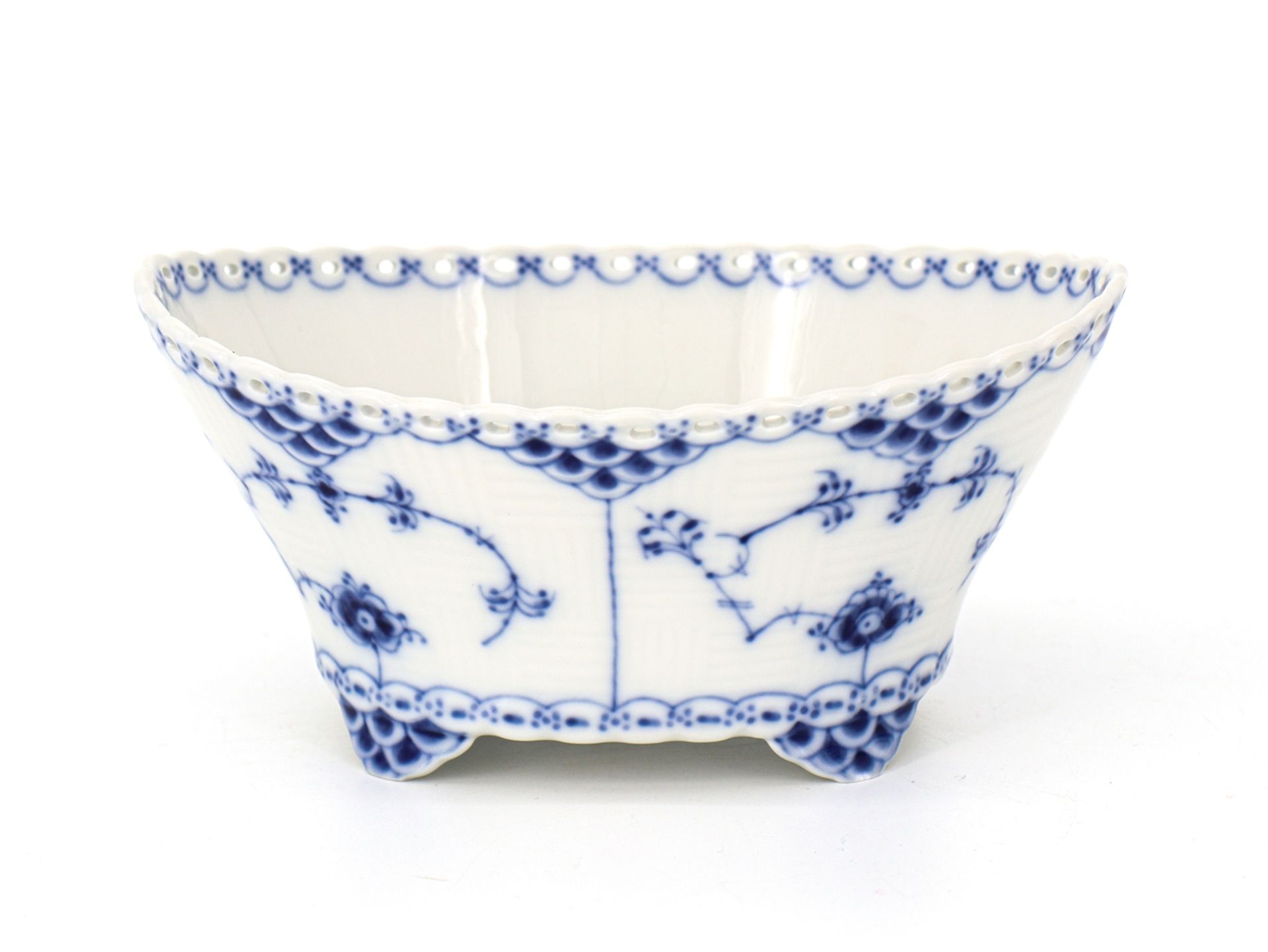 Royal Copenhagen Bowl, Musselmalet Full Point No.: 1177