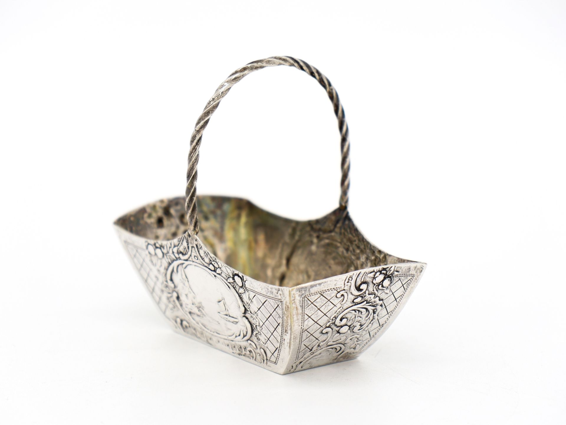 Silver basket Asian motif, 1st half 20th century. 
