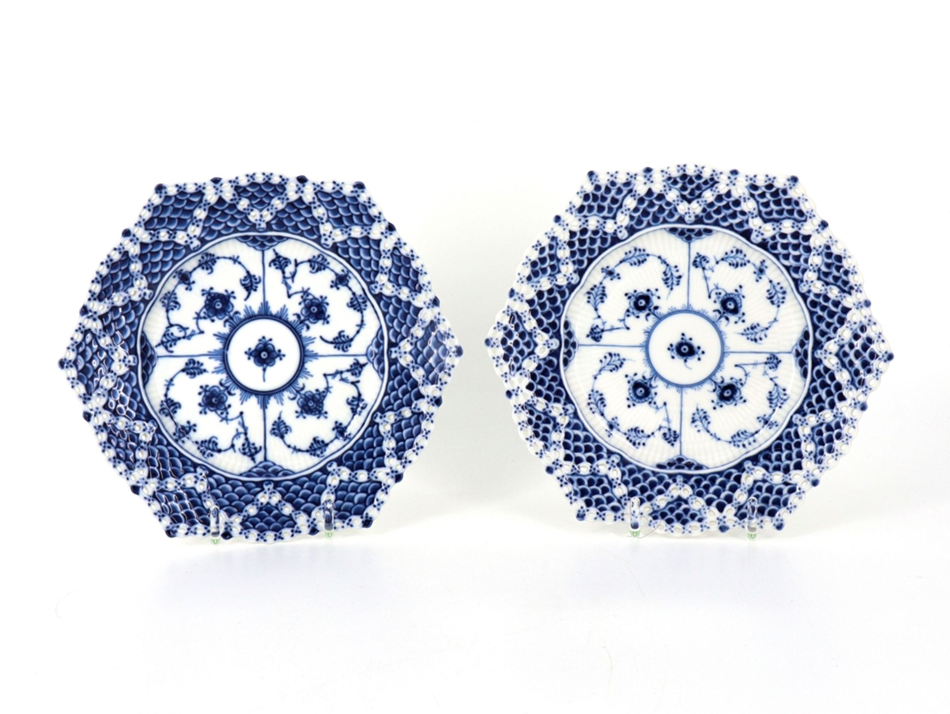 2 Royal Copenhagen Musselmalet full lace cake plates, model number: 1094 - Image 5 of 5