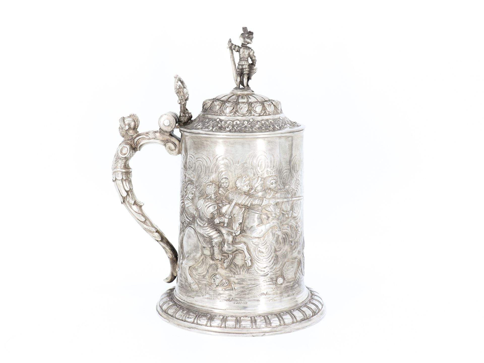 Large silver tankard 800 silver historicising battle scene, probably Hanau circa 1900 - Image 4 of 10