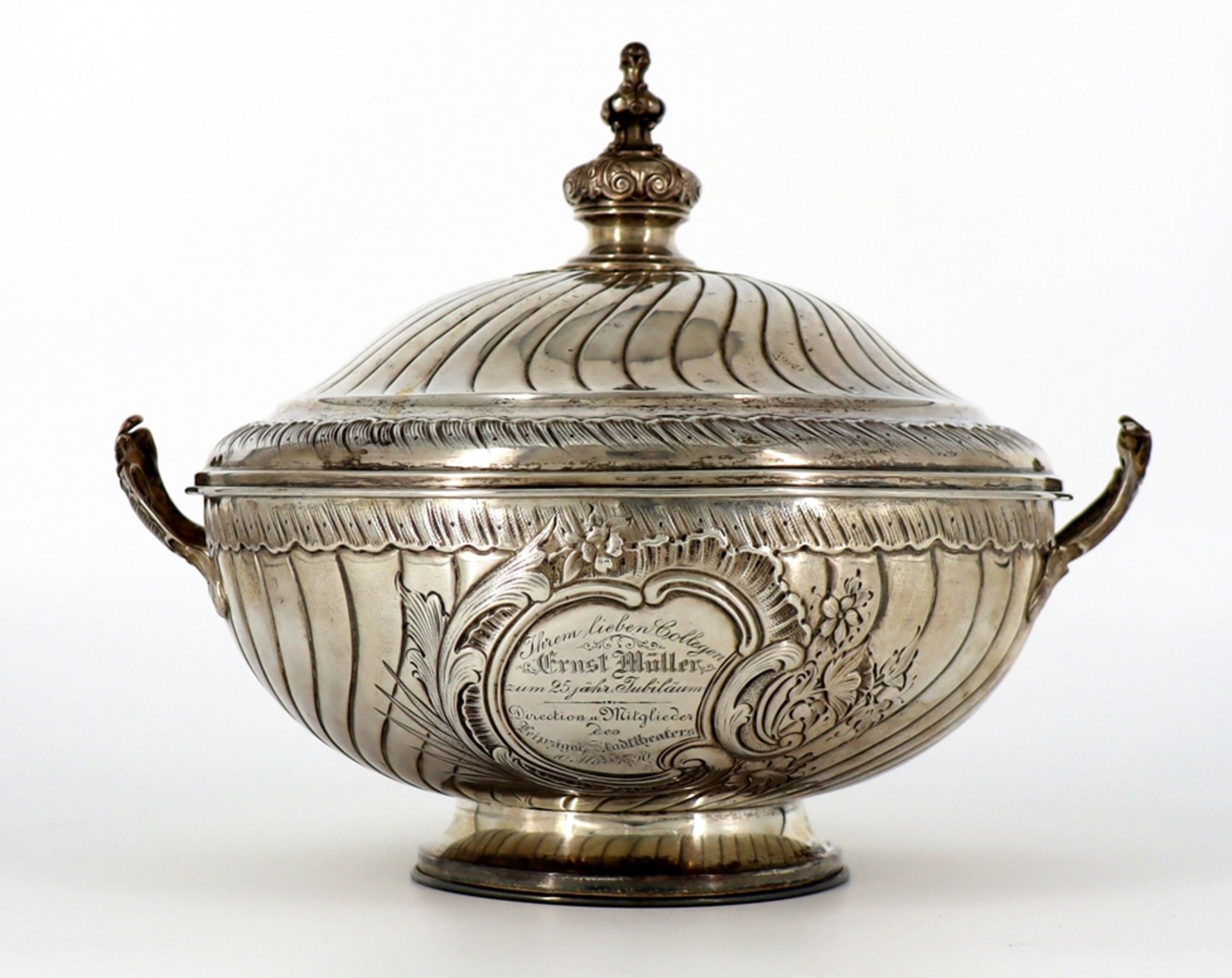 Large pastry box, 800 silver, Leipzig Municipal Theatre, dated 1890.