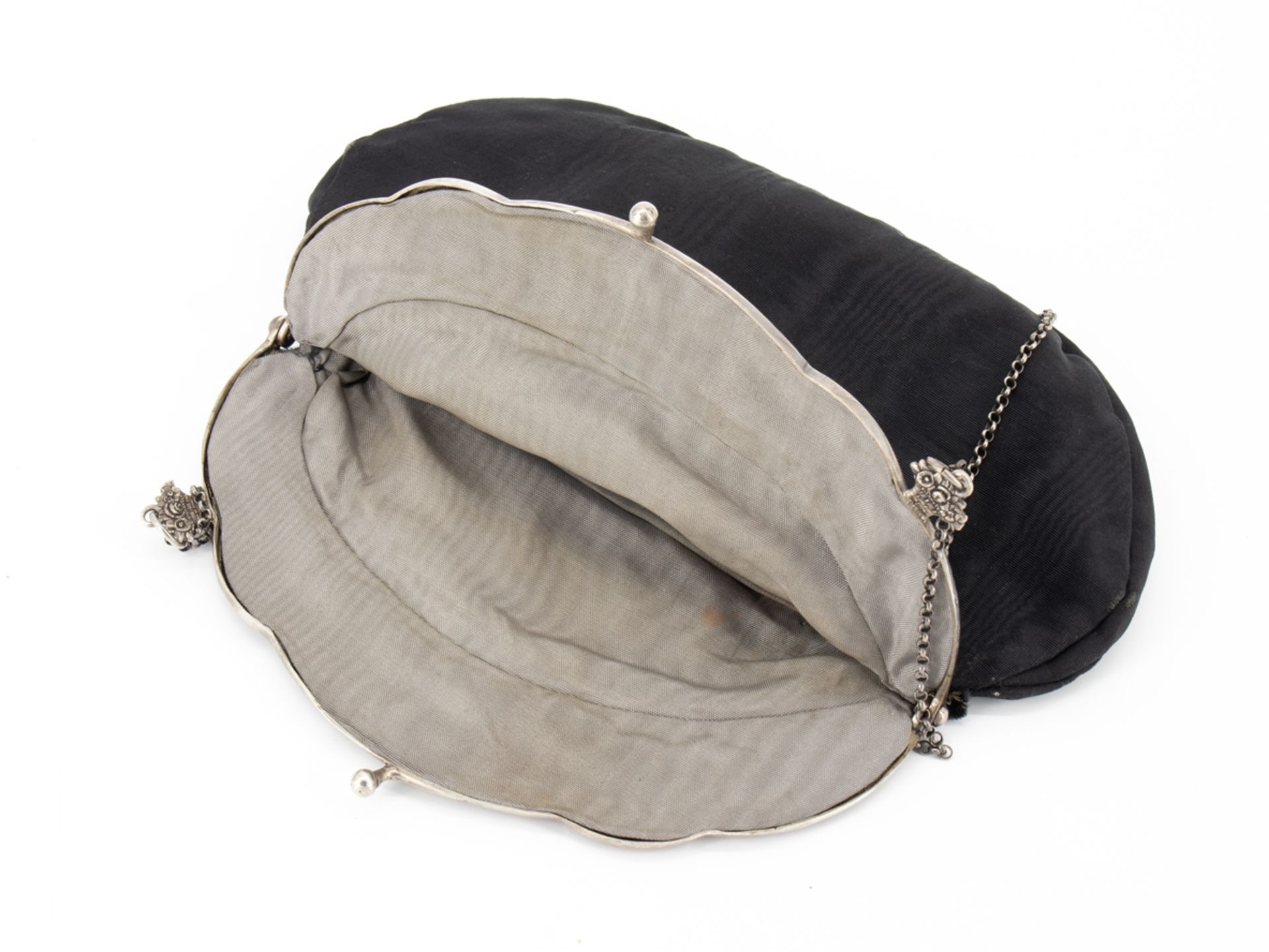 An evening bag with a 13-lot silver clasp, mid-19th century. - Image 2 of 4