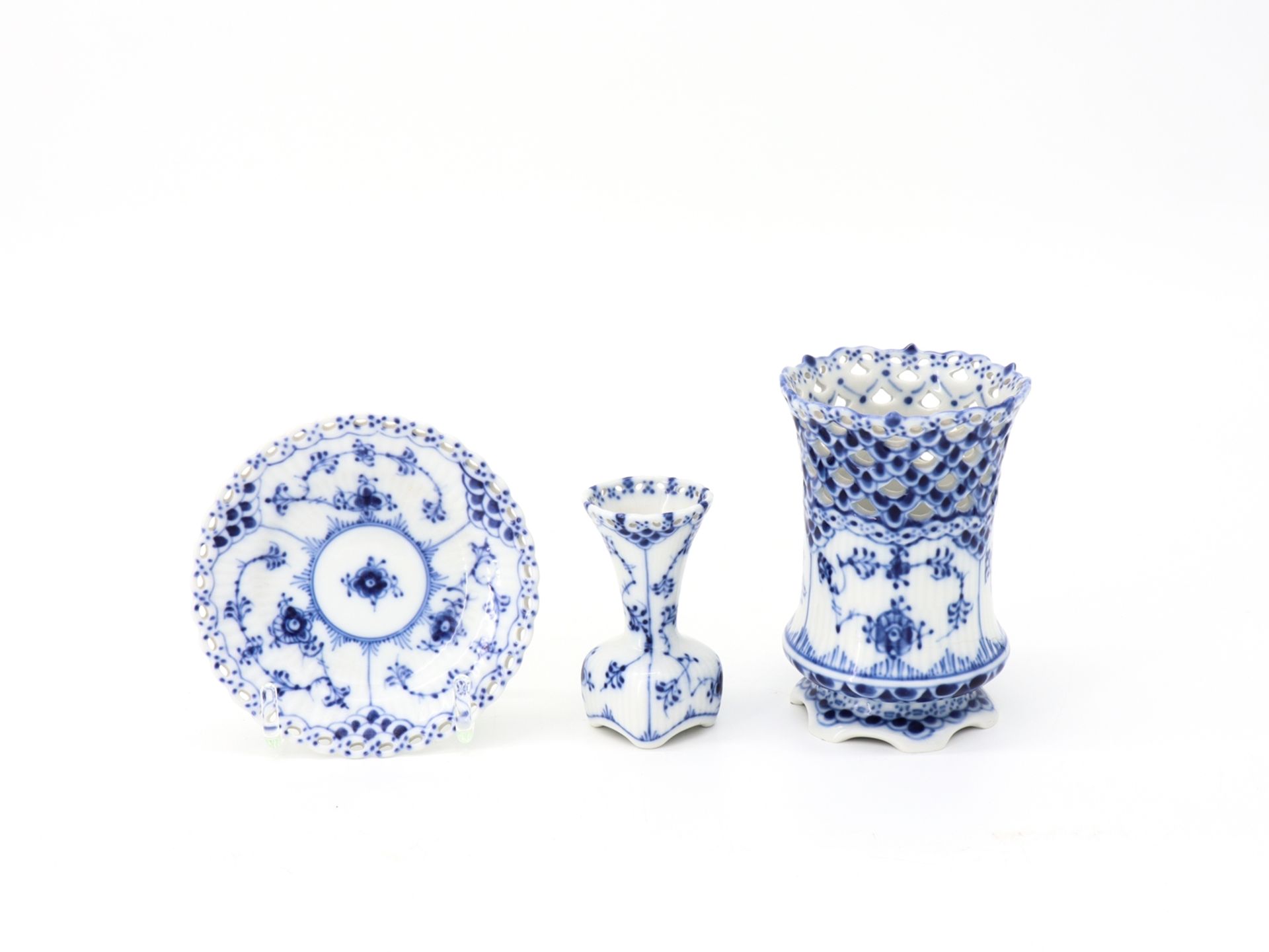 Royal Copenhagen Vase, Bowl Musselmalet, 3 pieces, solid point. - Image 5 of 5