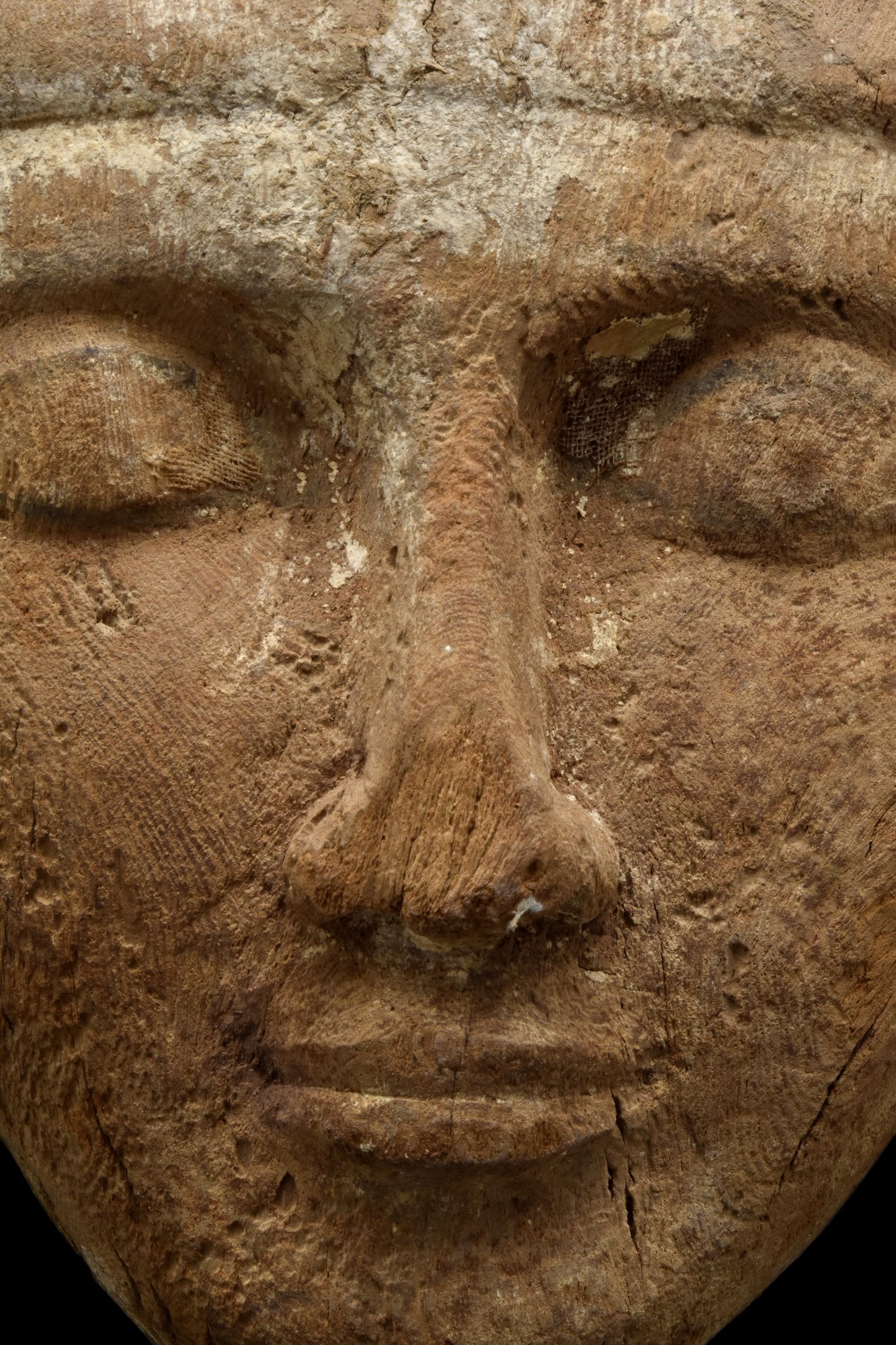 AN ANCIENT EGYPTIAN WOOD SARCOPHAGUS MUMMY MASK - Image 5 of 5
