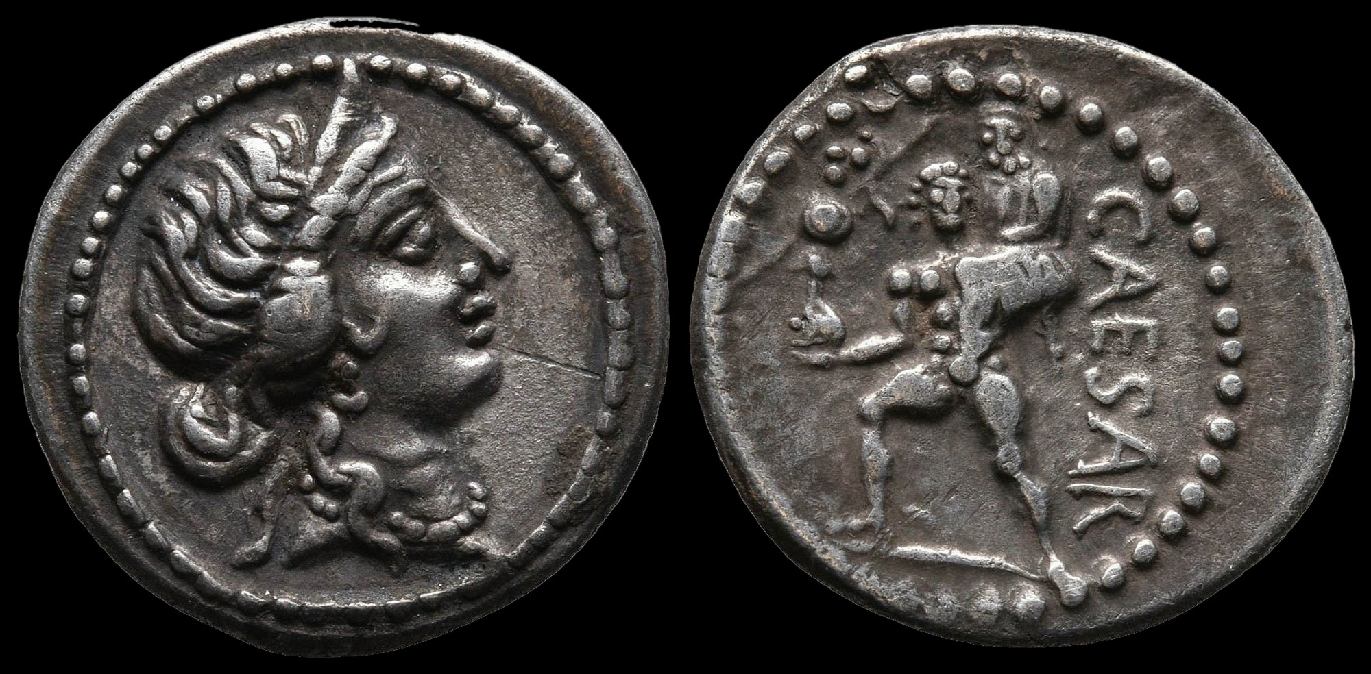 ROMAN REPUBLIC, JULIUS CAESAR. AR DENARIUS