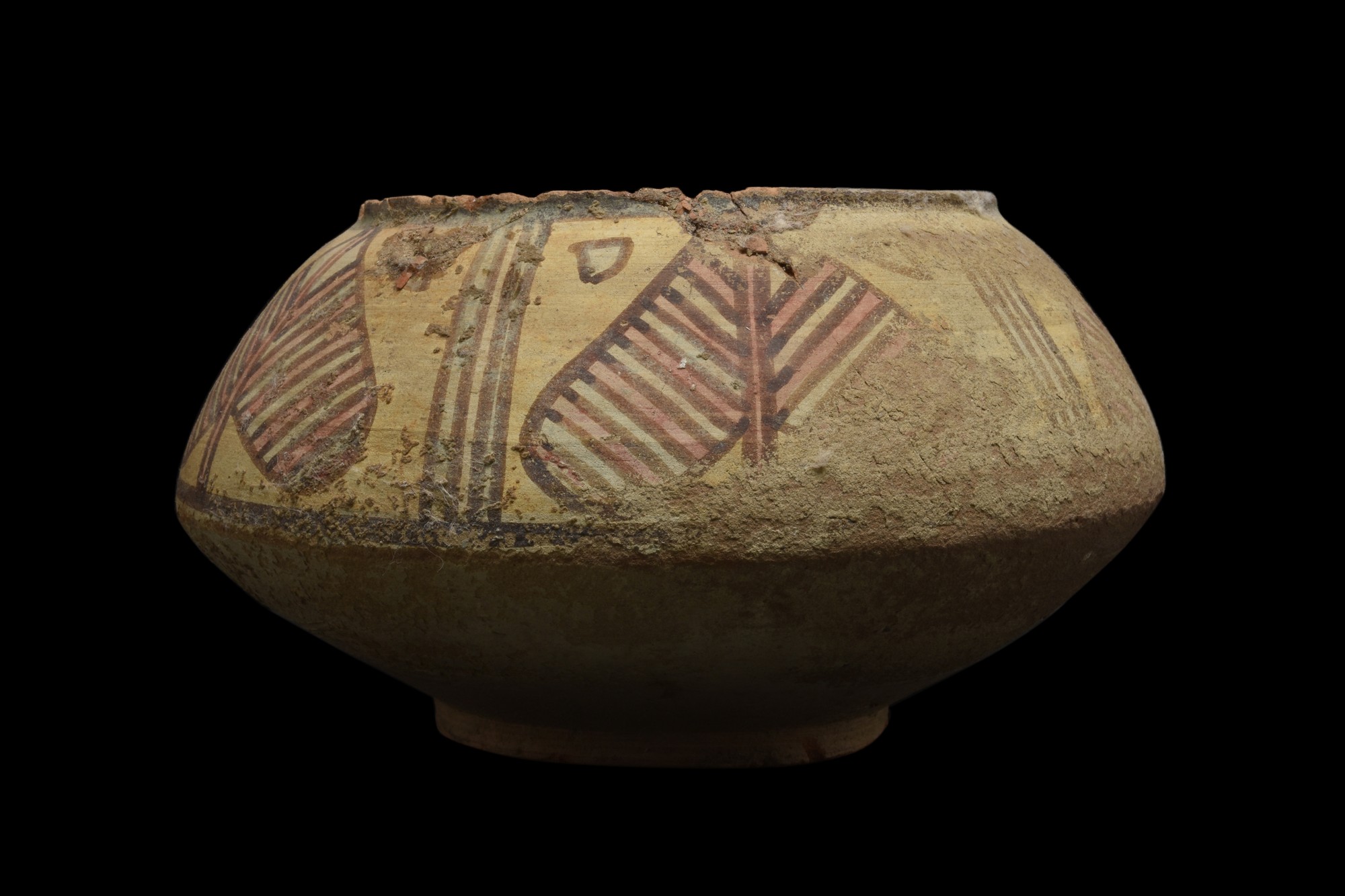 INDUS VALLEY TERRACOTTA VESSEL WITH LEAVES