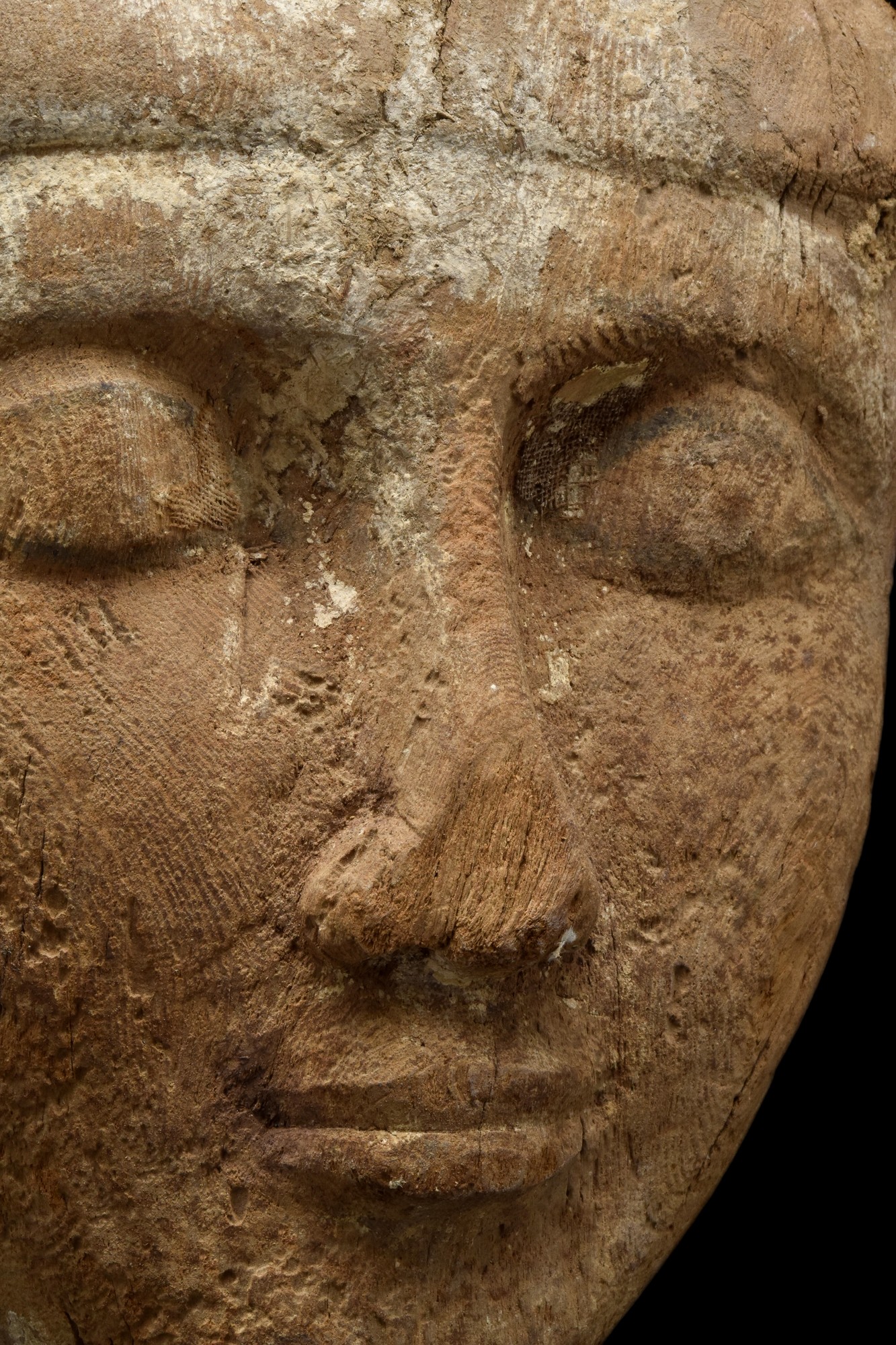 AN ANCIENT EGYPTIAN WOOD SARCOPHAGUS MUMMY MASK - Image 4 of 5
