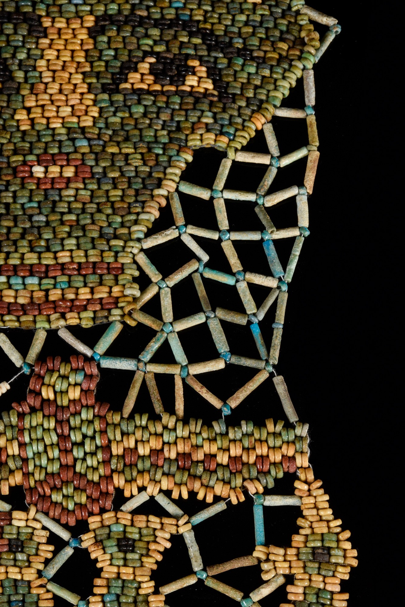 EGYPTIAN BEADED FUNERARY MASK - Image 3 of 6