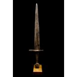 MEDIEVAL BROAD BLADED DAGGER WITH ROUND POMMEL