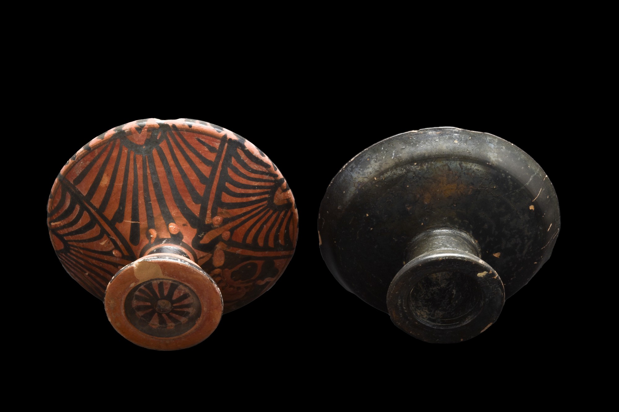 GREEK APULIAN RED-FIGURE LEKANIS WITH PALMETTES - Image 2 of 3