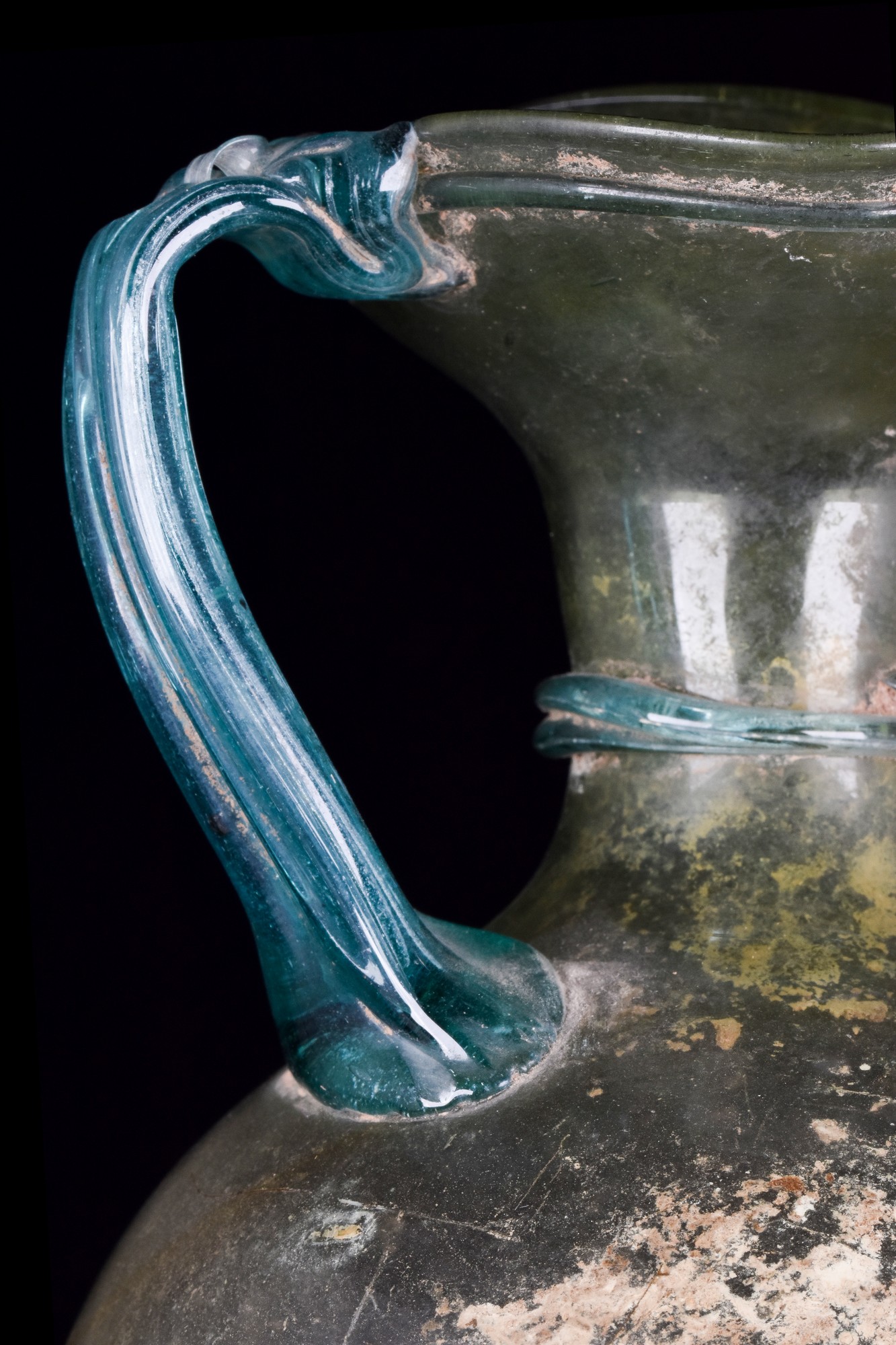 ROMAN GLASS JUG WITH TREFOIL RIM - Image 5 of 5