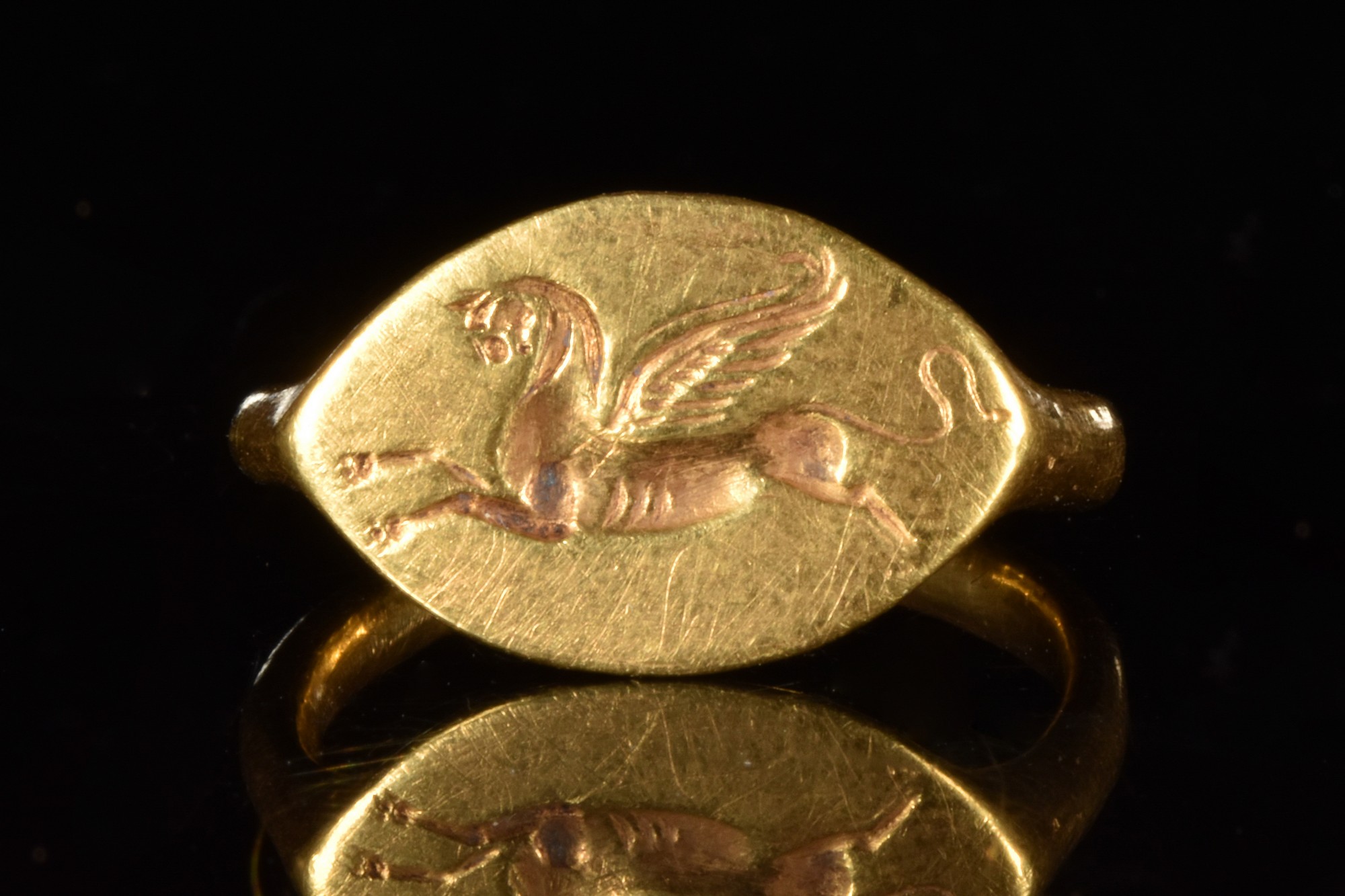 PTOLEMAIC GOLD SEAL RING WITH GRYPHON - Bild 2 aus 4