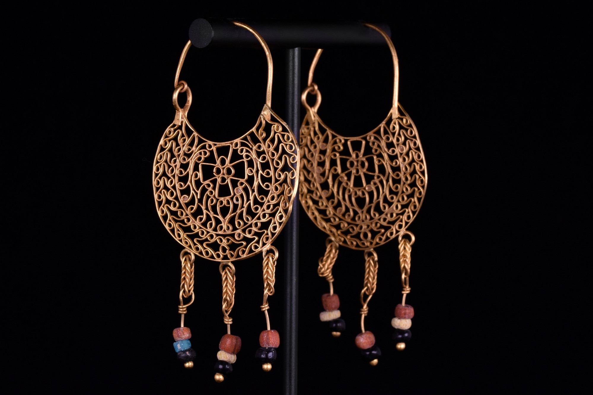 GOLD BYZANTINE EARRINGS WITH FILIGREE - Image 2 of 6