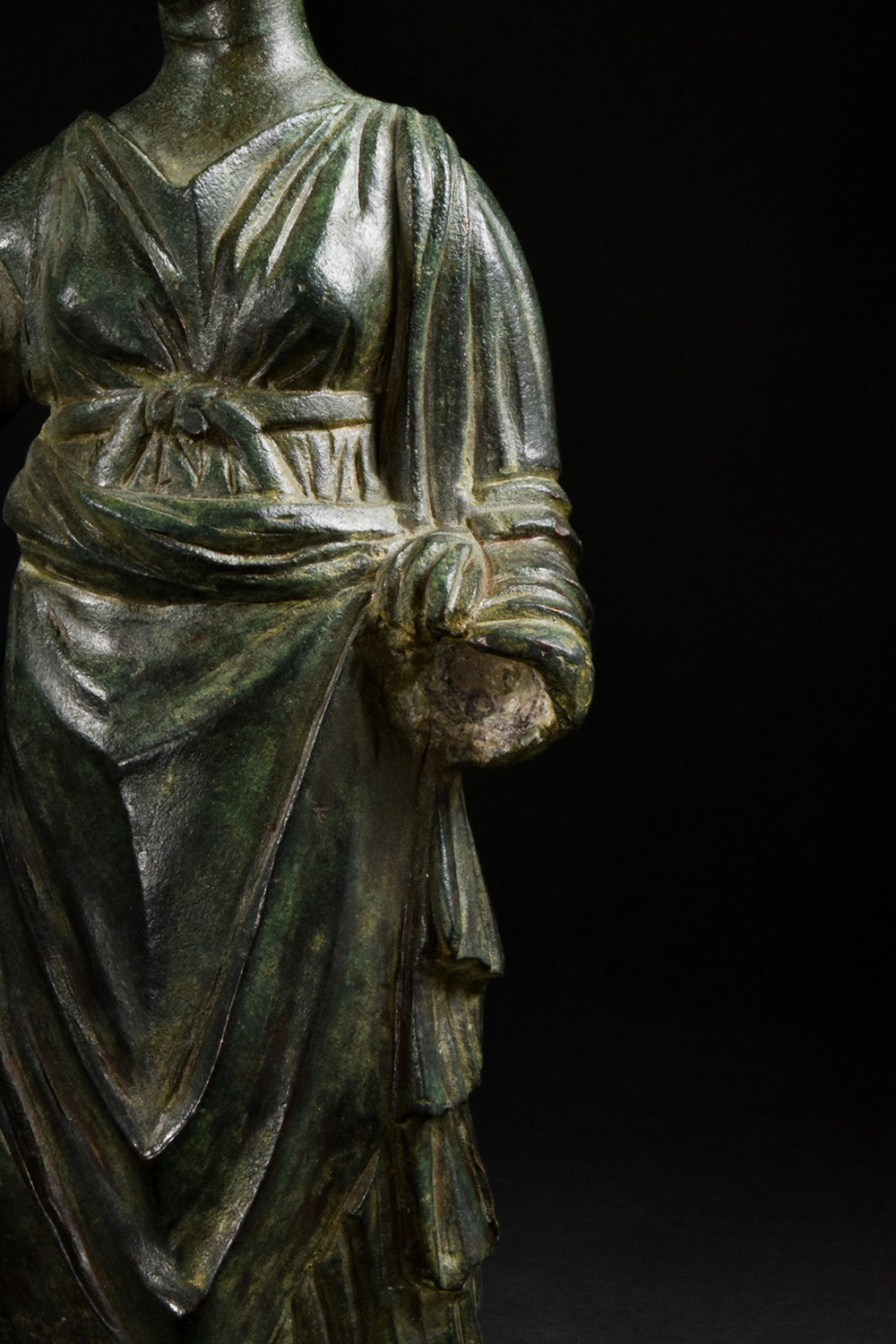 A ROMAN BRONZE FIGURE OF A GODDESS, POSSIBLY JUNO - Image 4 of 5